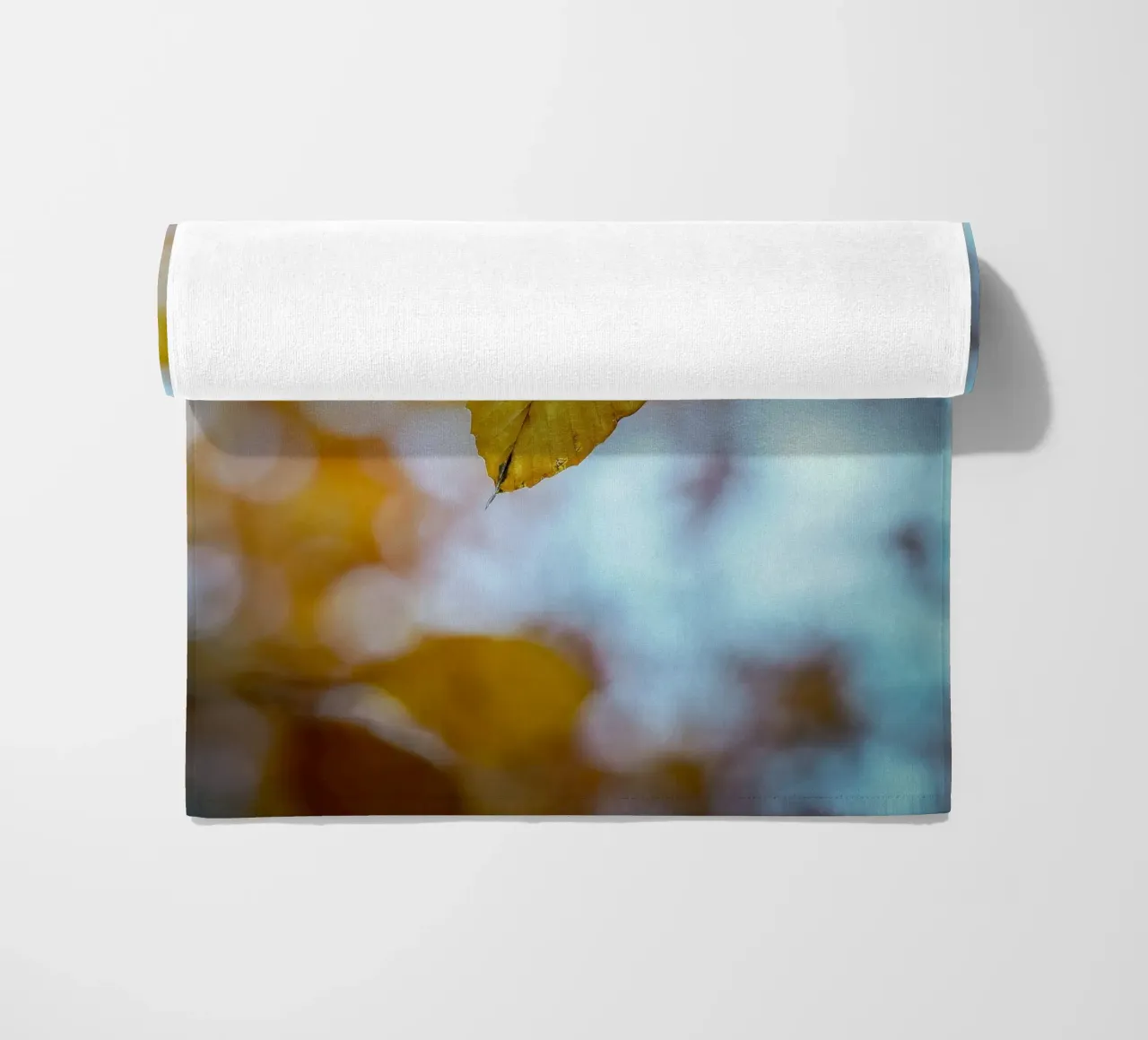 Foglie d'autunno telo mare da Tom's Wildlife
