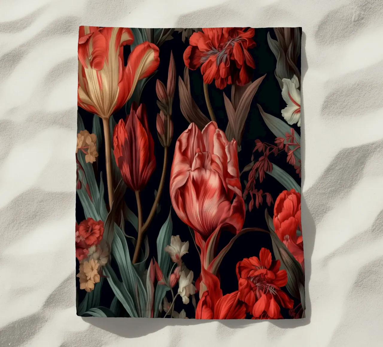Fiori di tulipani rossi telo mare da Justyna Jaszke JBJart