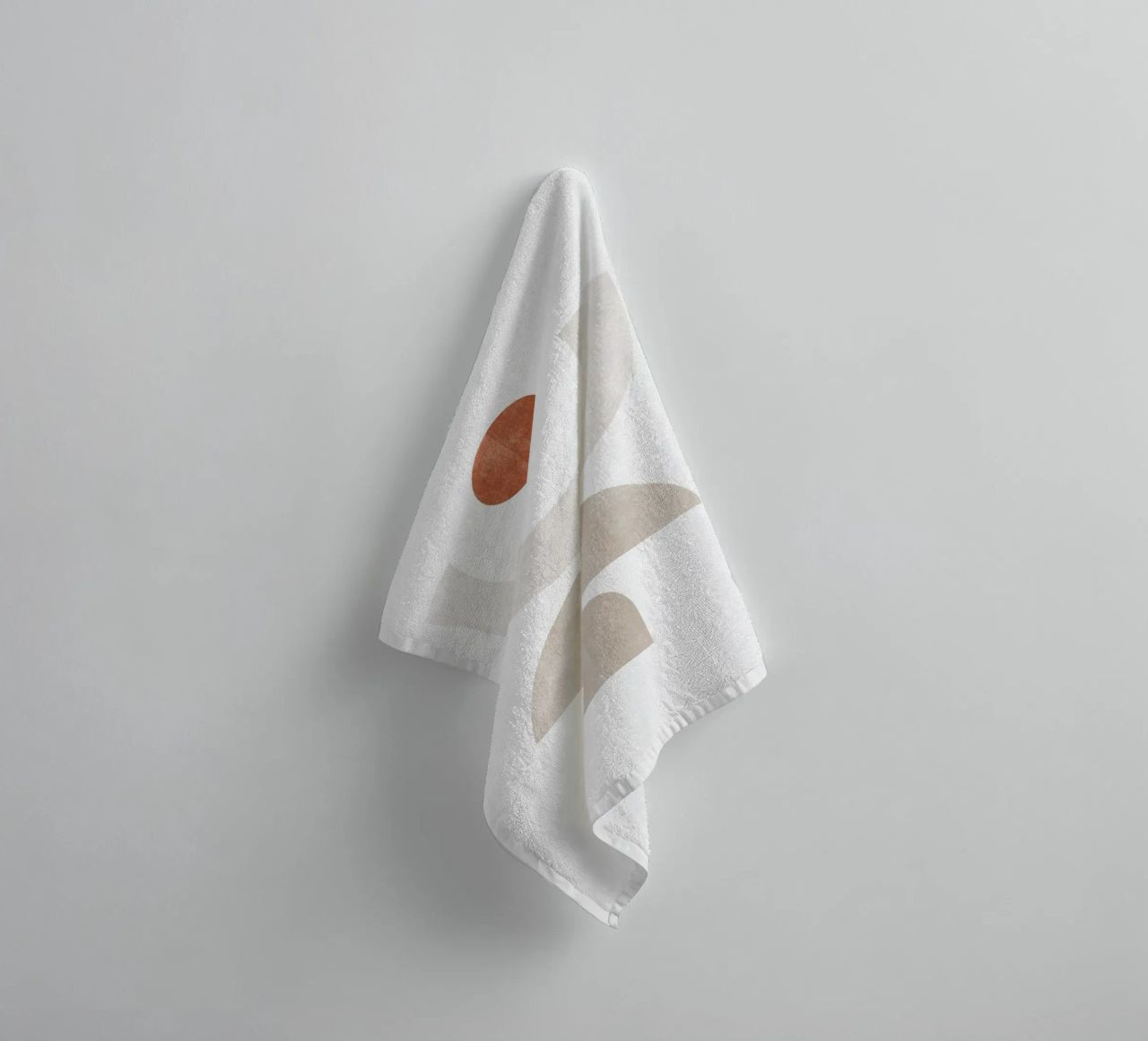 Composition géométrique abstraite minimaliste - Composition 1 serviette de bain de kookiepixel