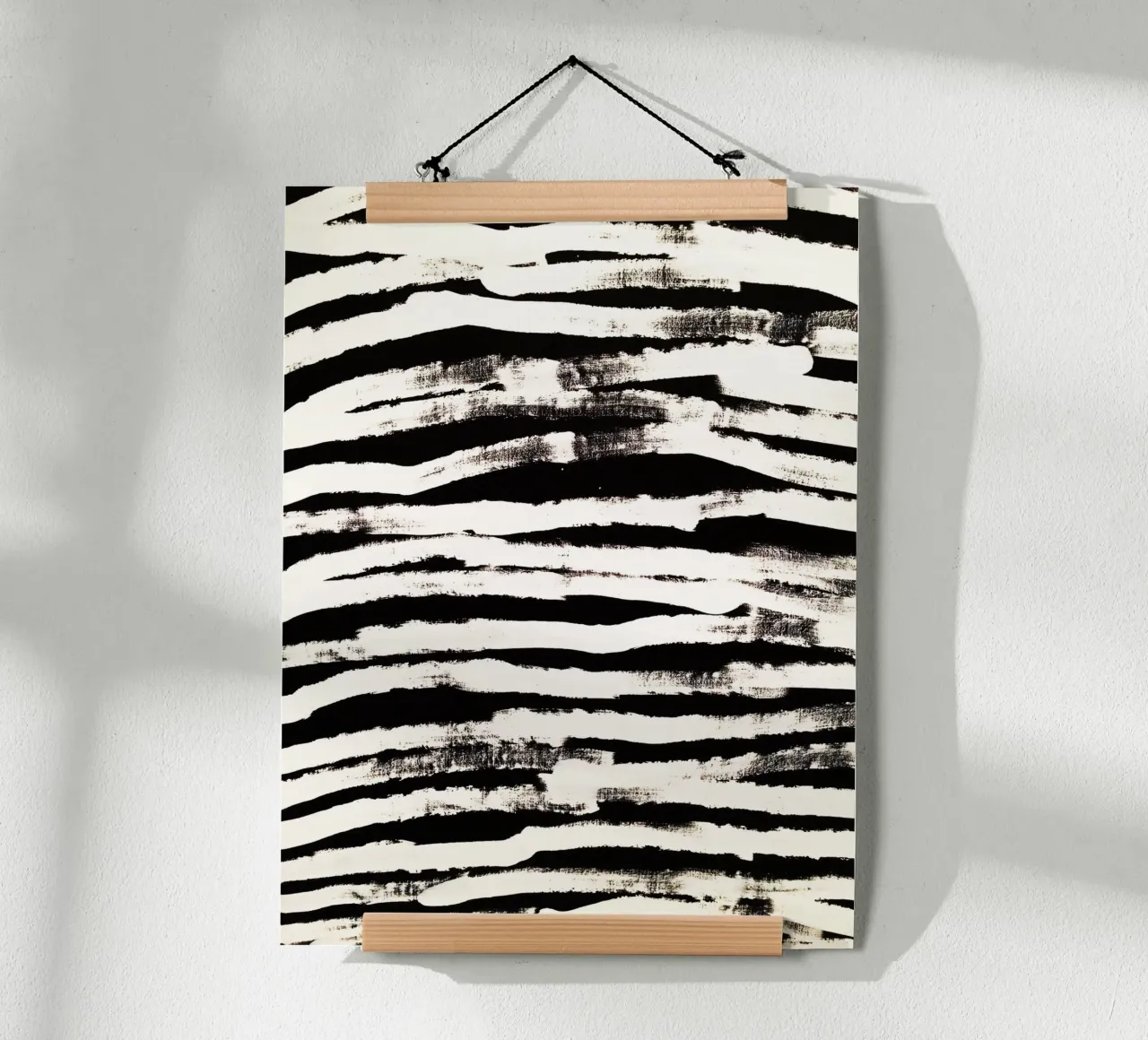 Zwart Wit Abstract Penseelstreep Muurkunstwerk poster met kunststof frame van kookiepixel