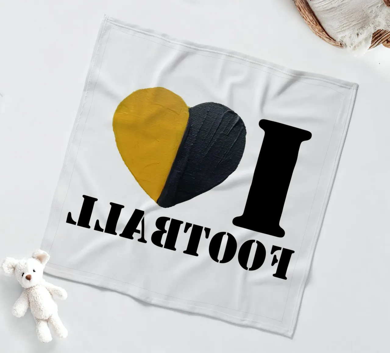 I Heart Football - Cuore dipinto in oro e nero coperta in pile da FABOArt