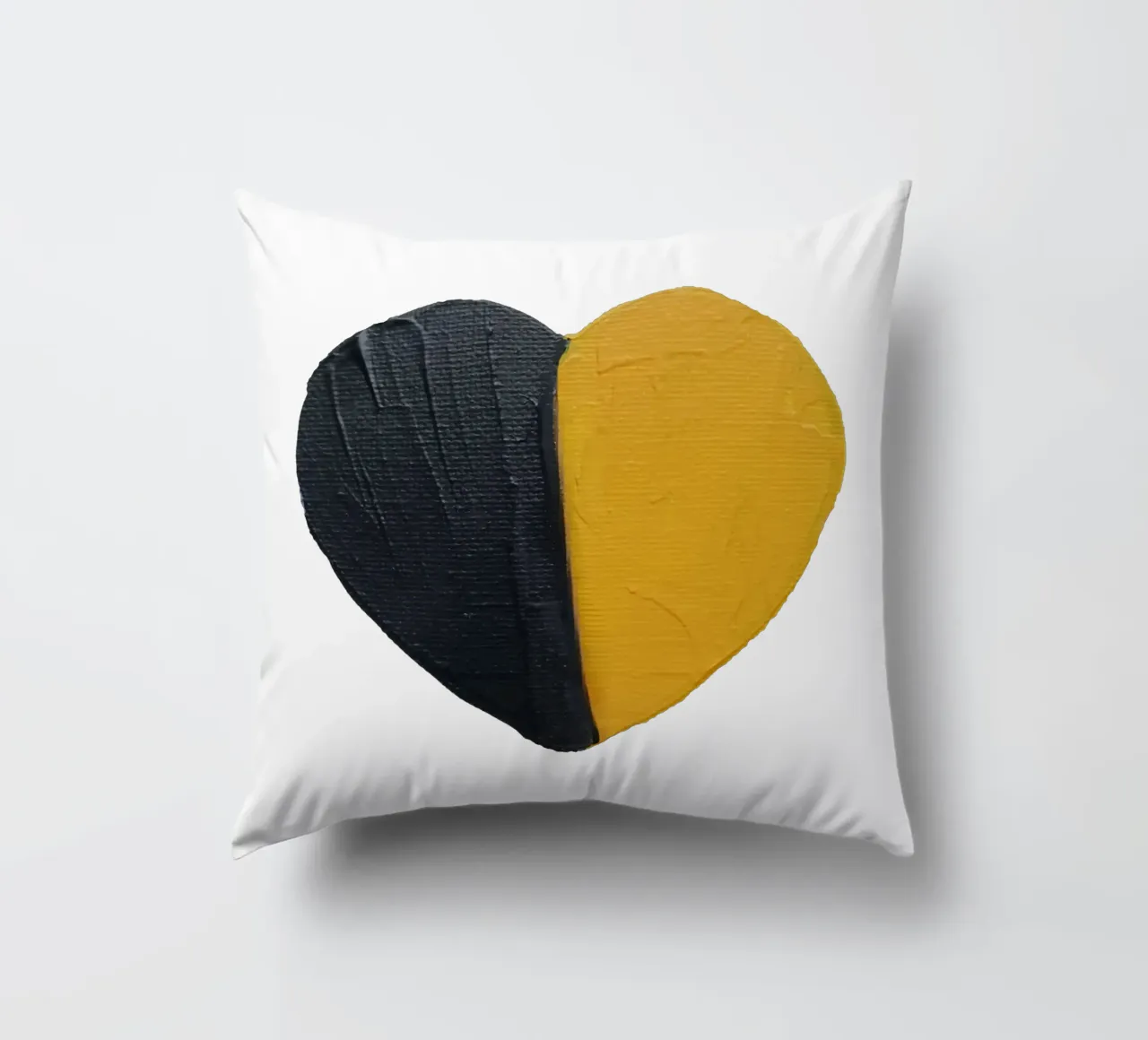 Cuore nero e oro dipinto a mano cuscino da FABOArt