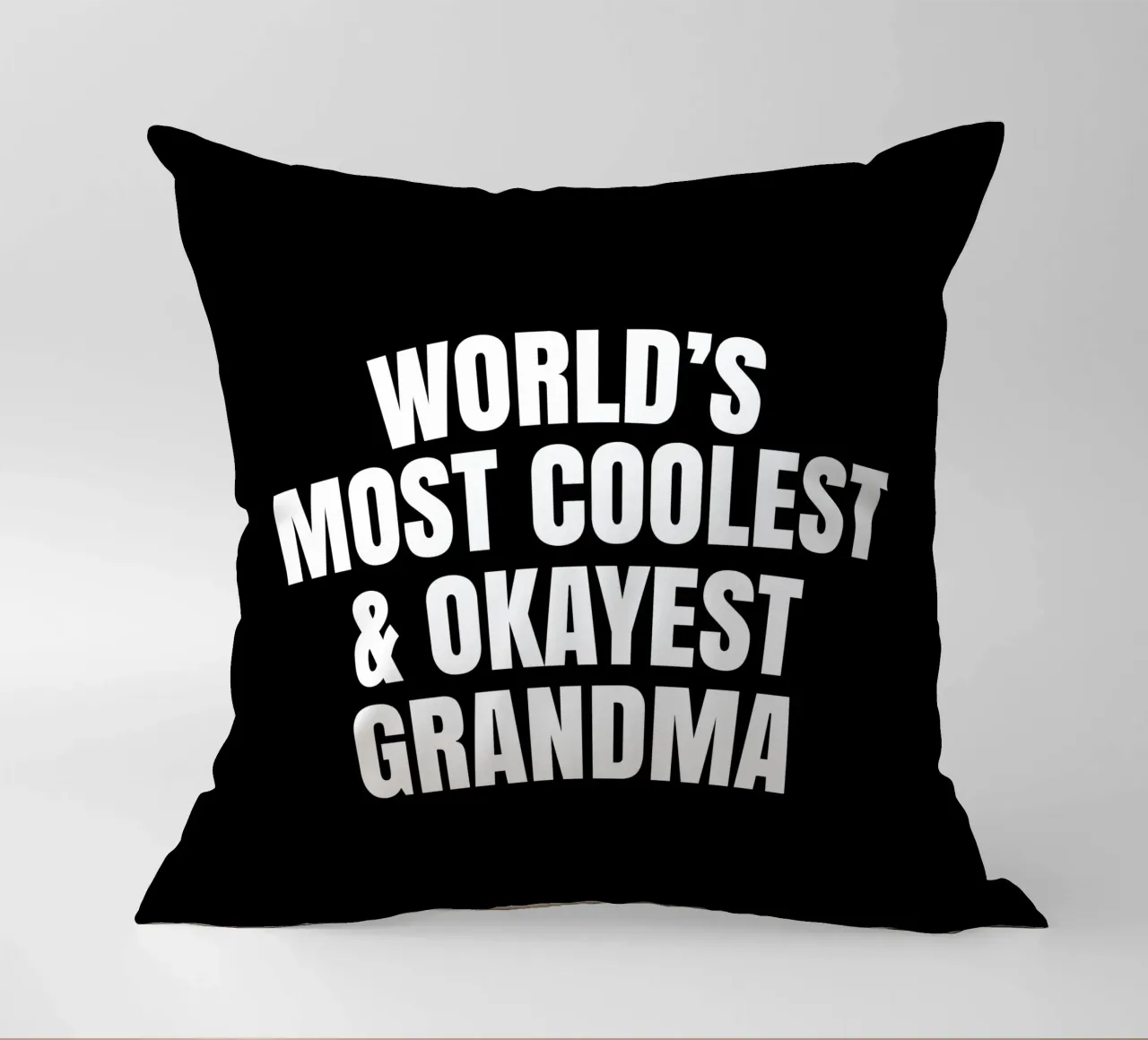 World's most coolest and okayest grandma cuscino da happieeagle