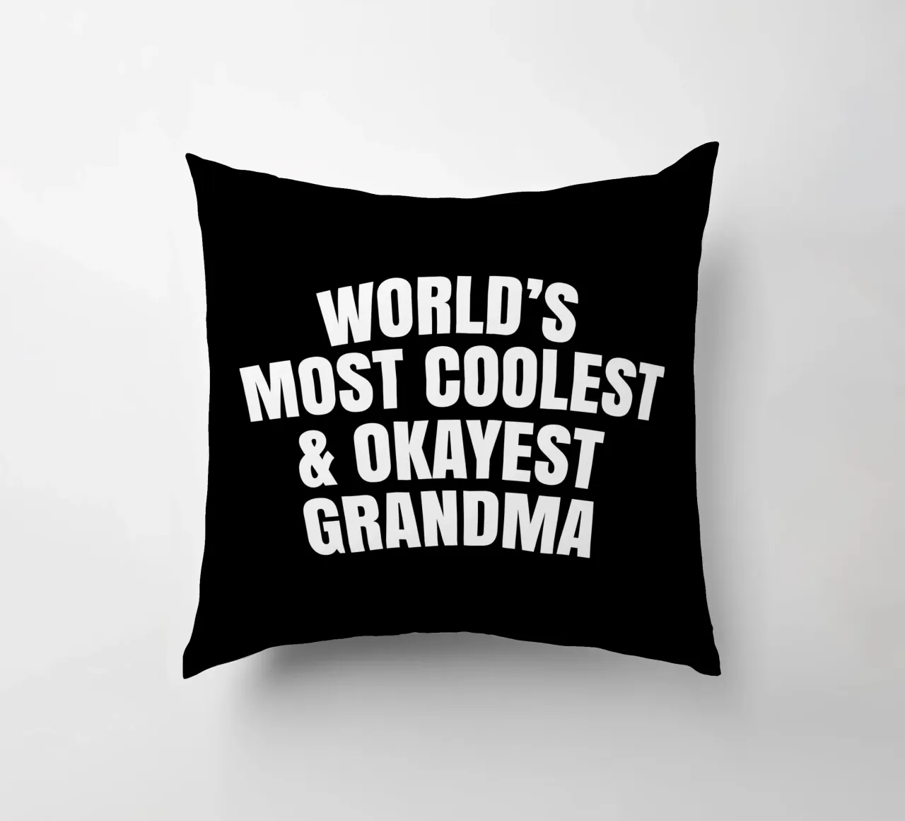 World's most coolest and okayest grandma cuscino da happieeagle