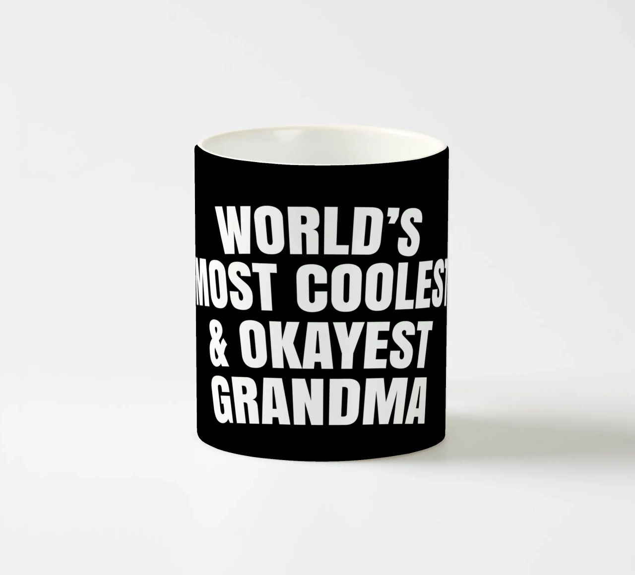 World's most coolest and okayest grandma tazza in ceramica da happieeagle