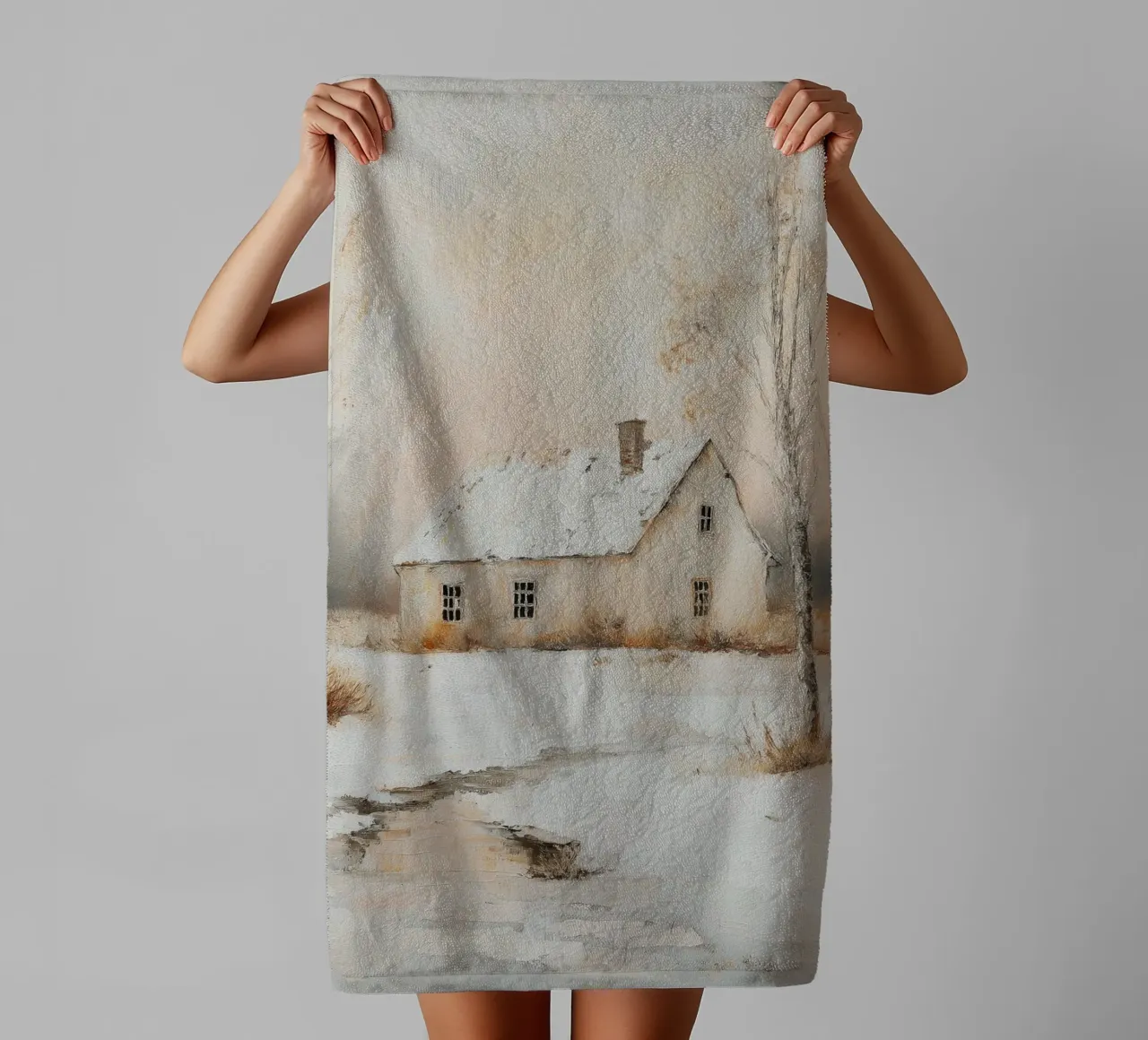 Casa coperta di neve in un paesaggio invernale asciugamano da bagno da Melloi Art Print