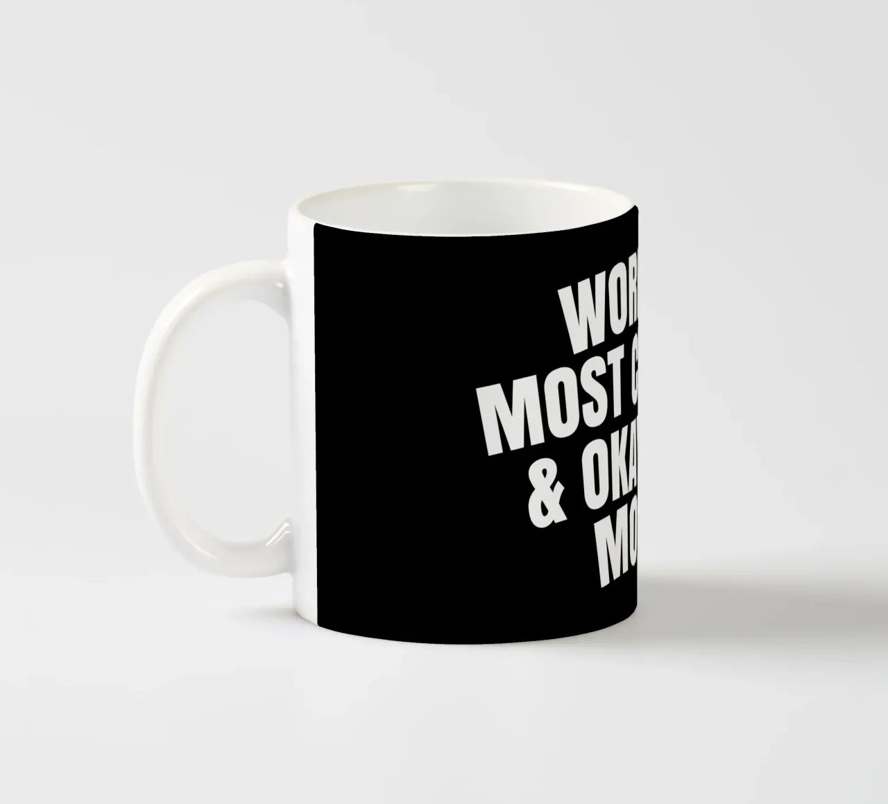 World's most coolest and okayest mom tazza in ceramica da happieeagle