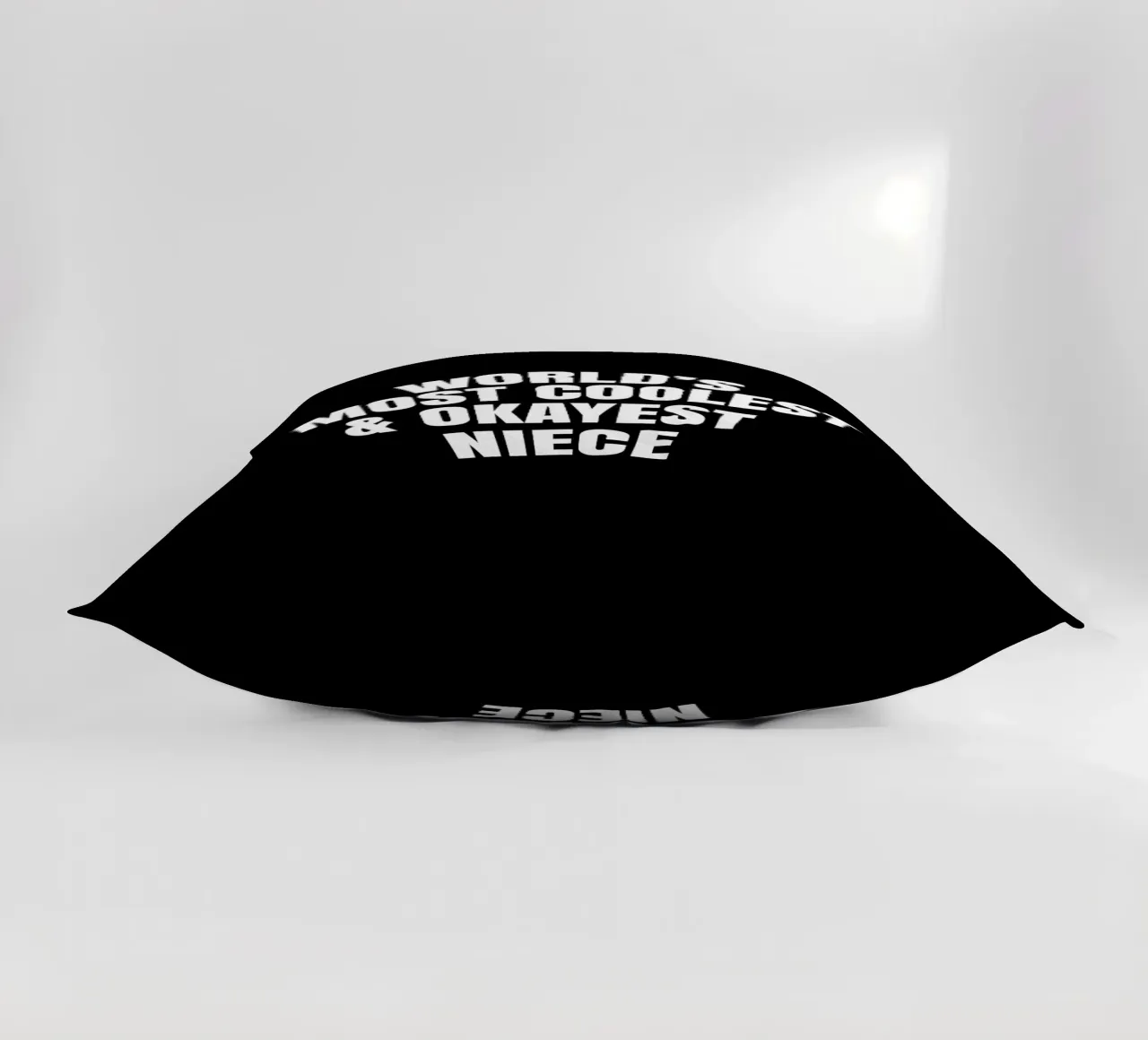 World's most coolest and okayest niece cuscino da happieeagle