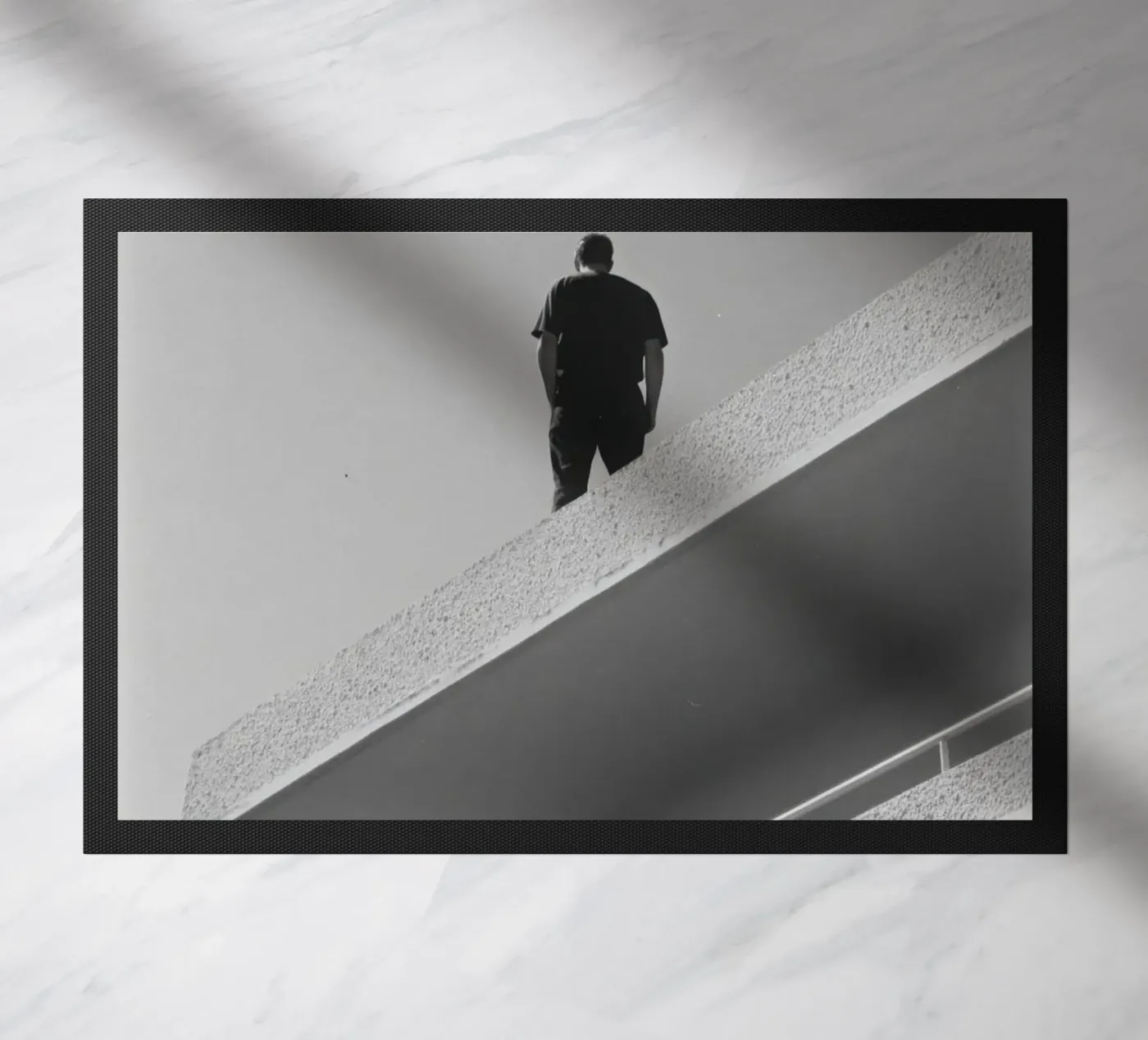 Contemplative solitude deurmat van Black & White