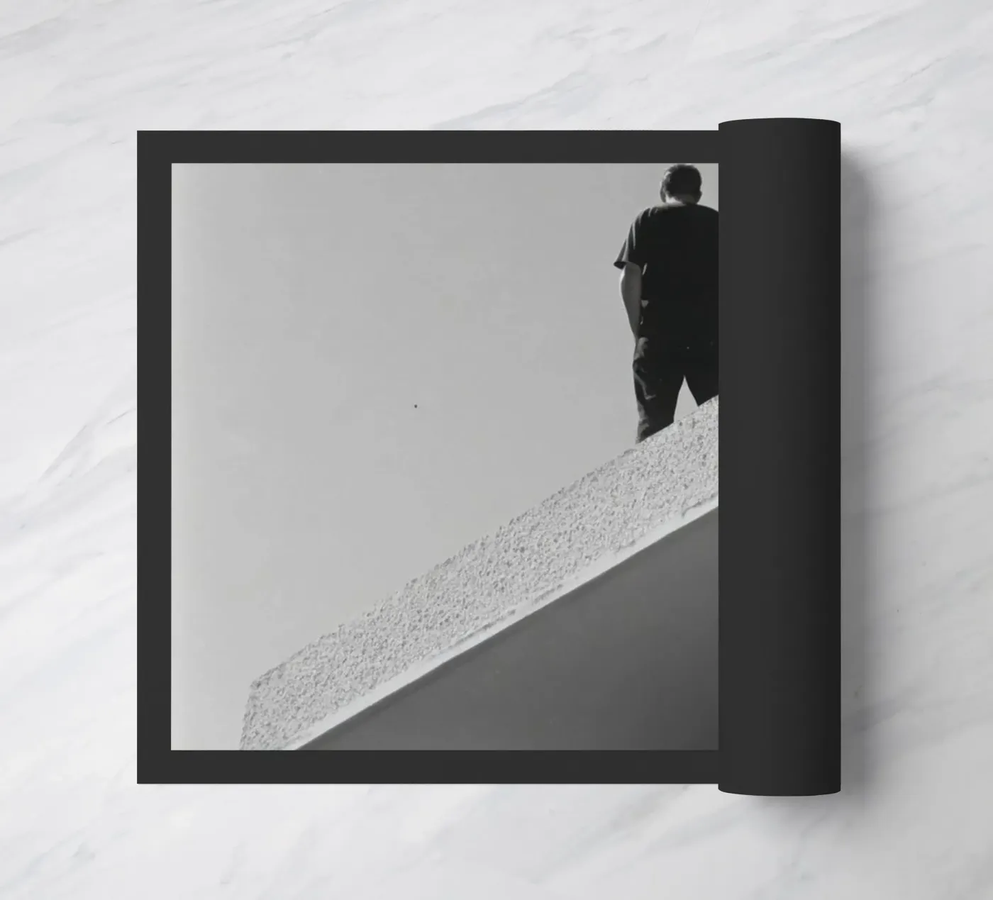 Contemplative solitude deurmat van Black & White