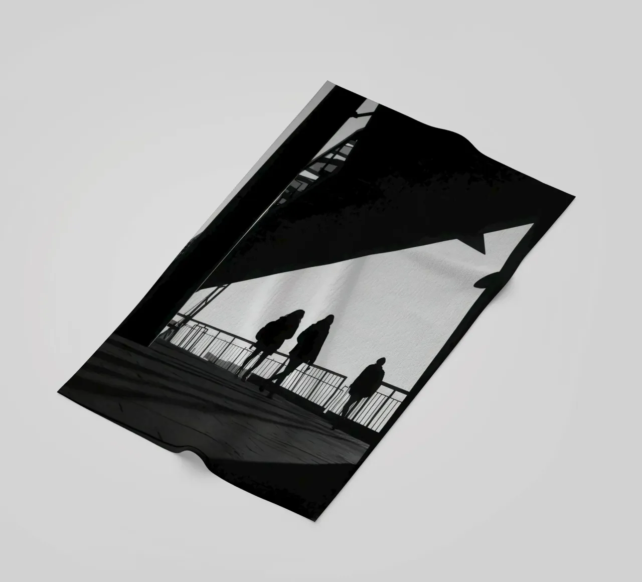 Attraversamento urbano telo mare da Black & White