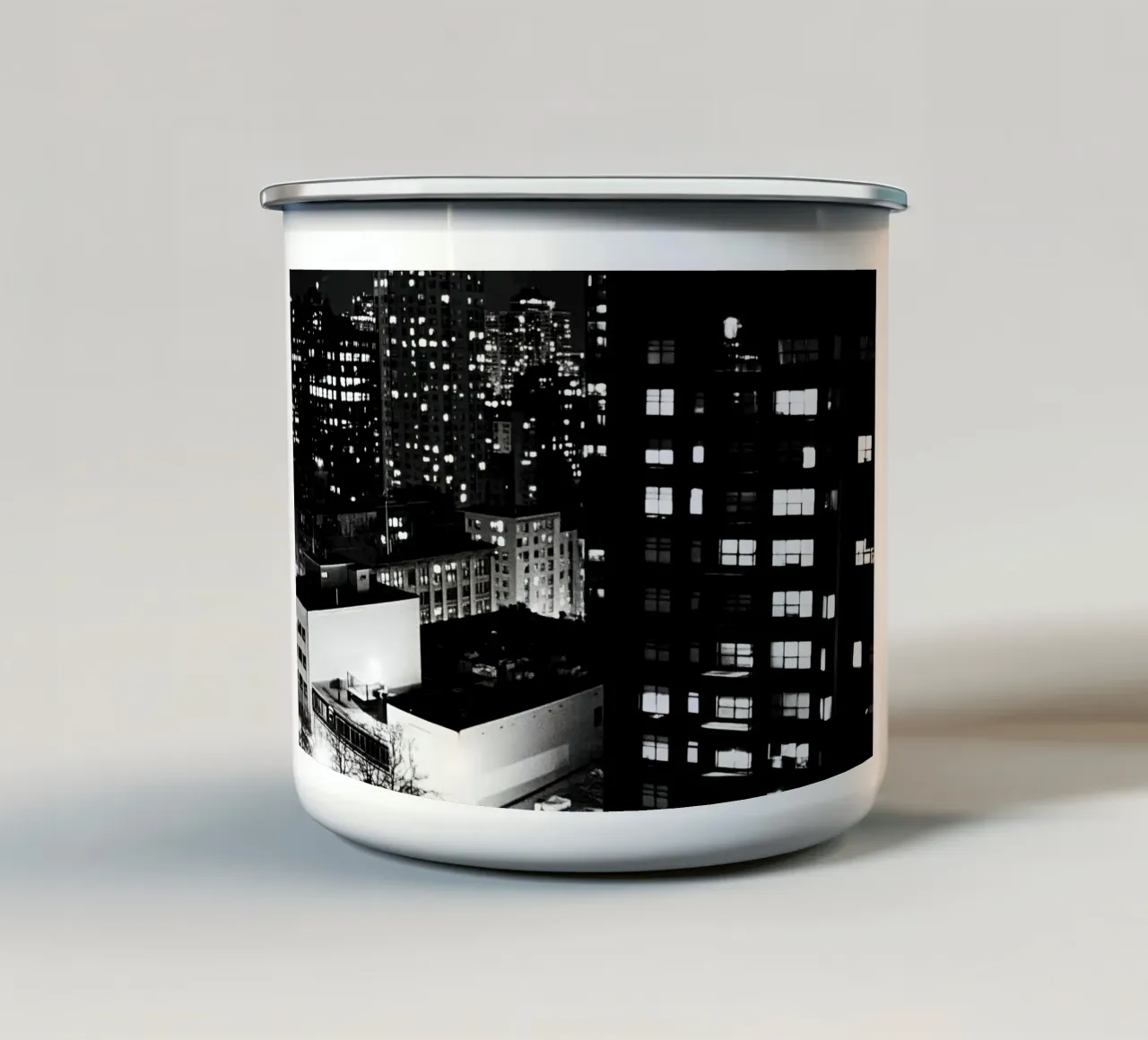 Luci della città di notte tazza in smalto da Black & White