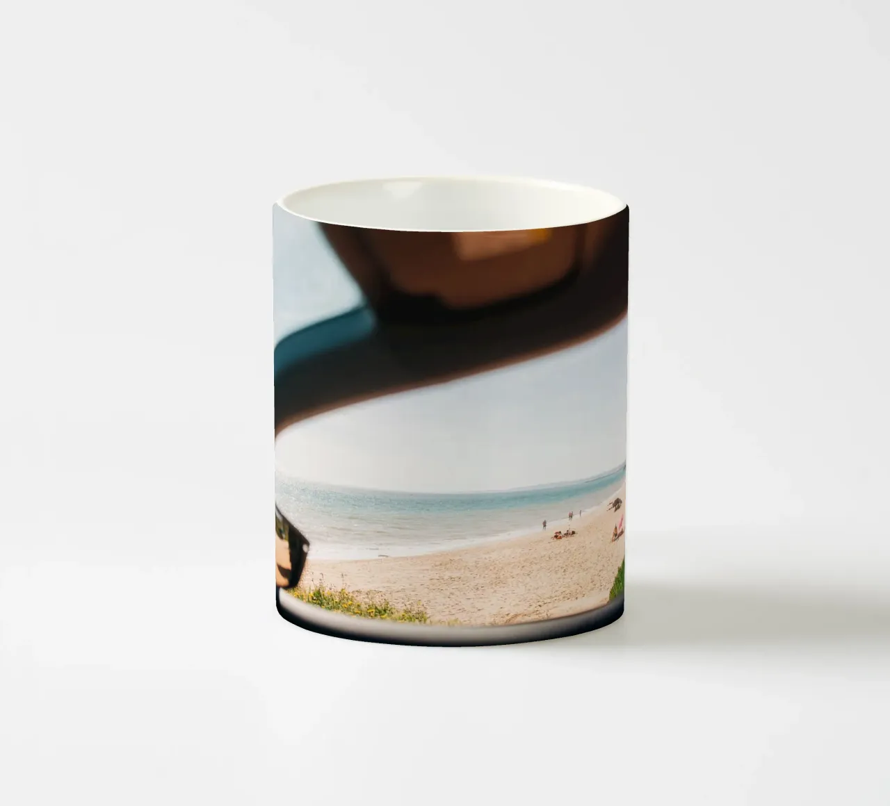 Sole, spiaggia e mare: un momento in Portogallo tazza in ceramica da Bold and Retro