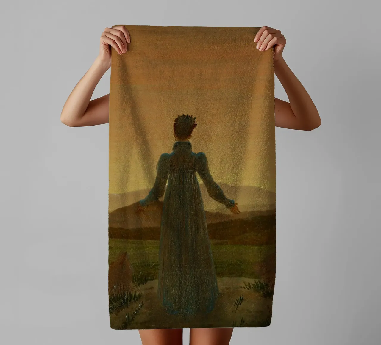 Caspar David Friedrich - Donna davanti al sole che tramonta asciugamano da bagno da ARTOTHEK