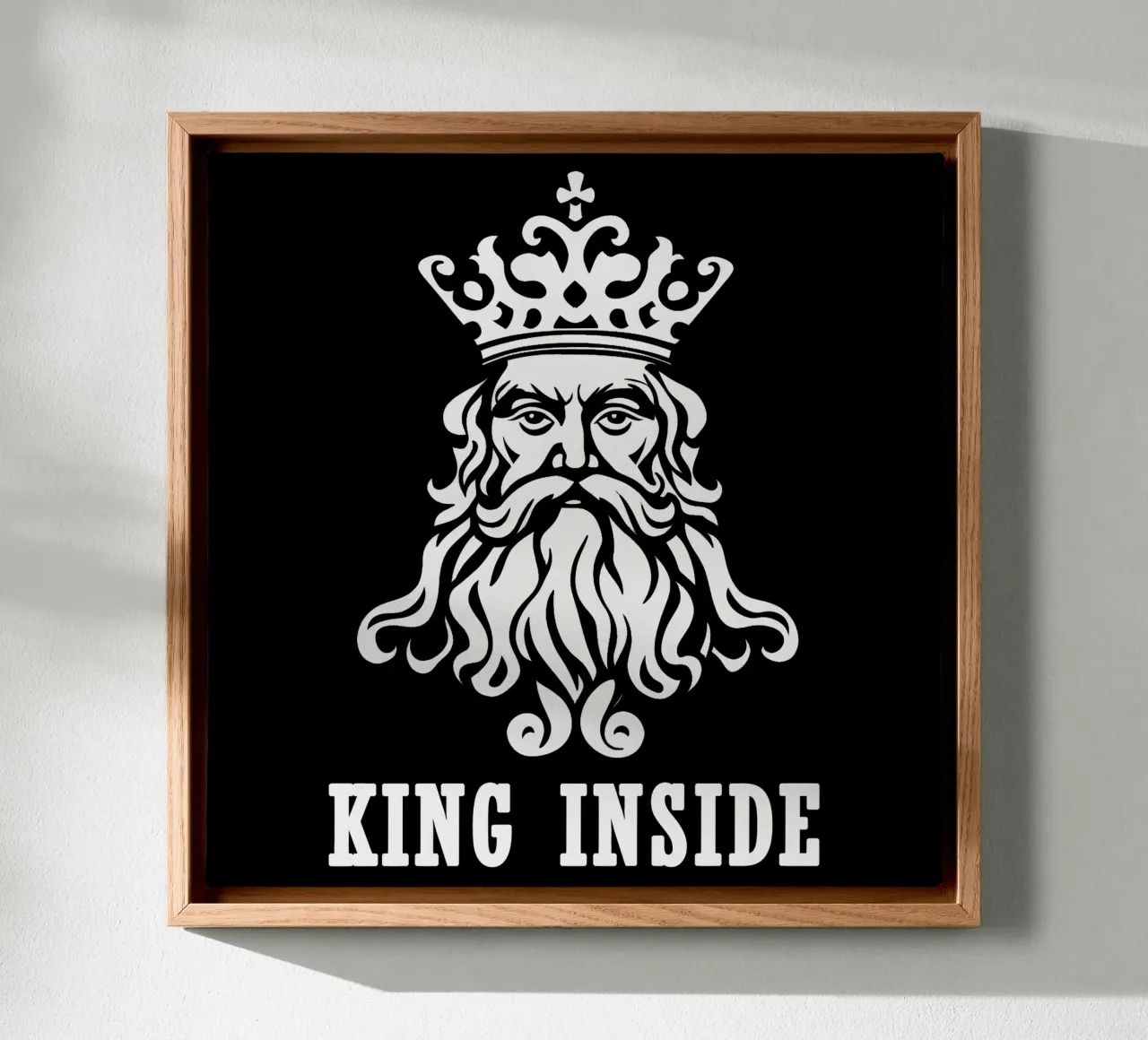 King Inside | Design del logo della camicia tela con Cornice a cassetta da Autofocus