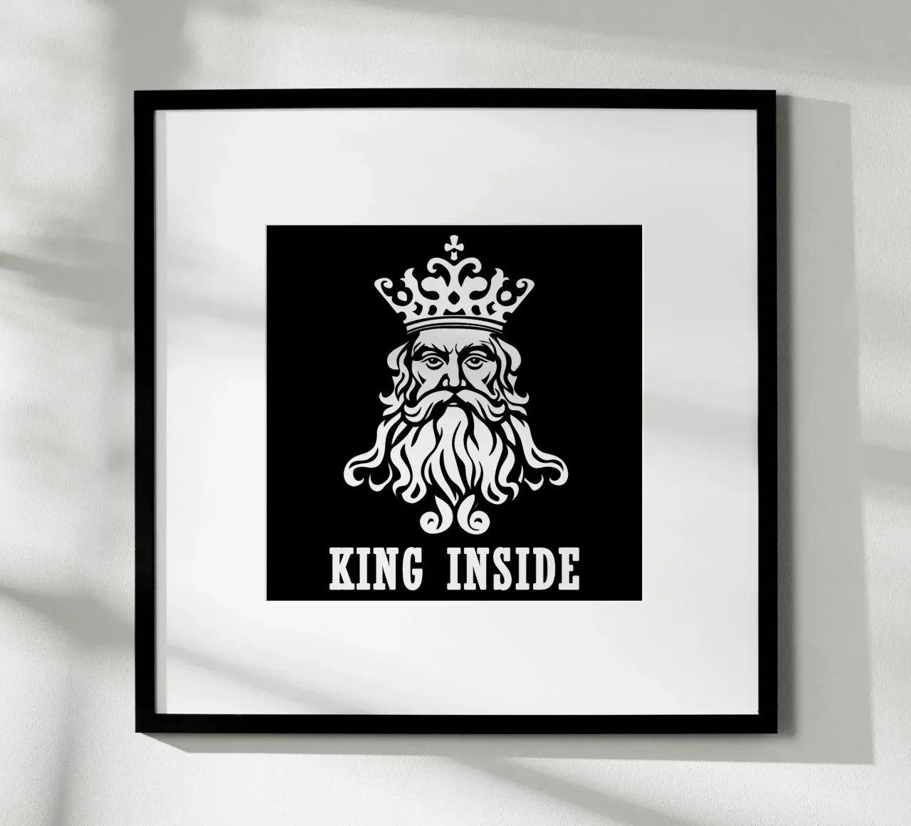 King Inside | Design del logo della camicia poster con telaio in legno da Autofocus