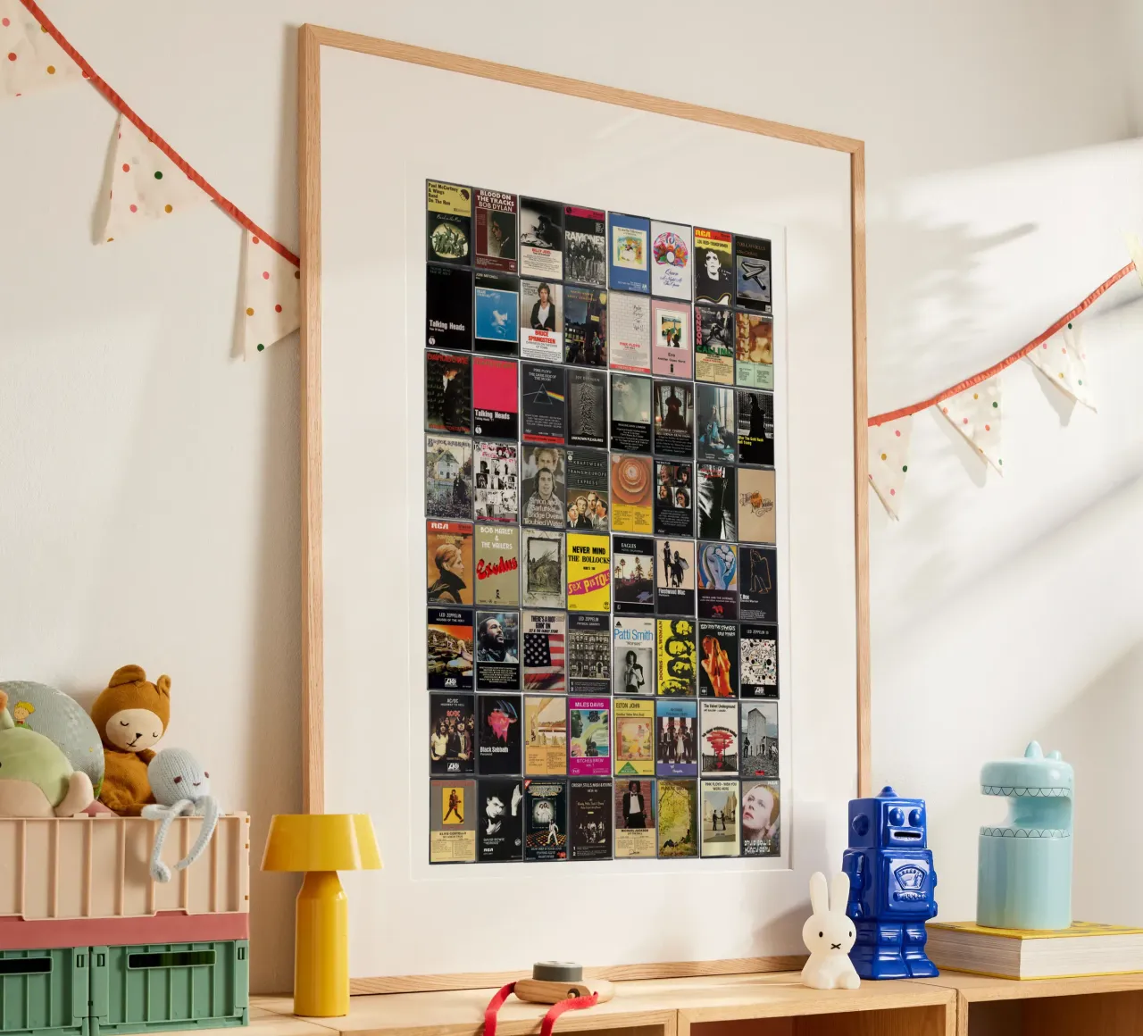 The Best of 1970's Music - 70s Album Cover Cassette Print poster con telaio in plastica da MrMustardPrints