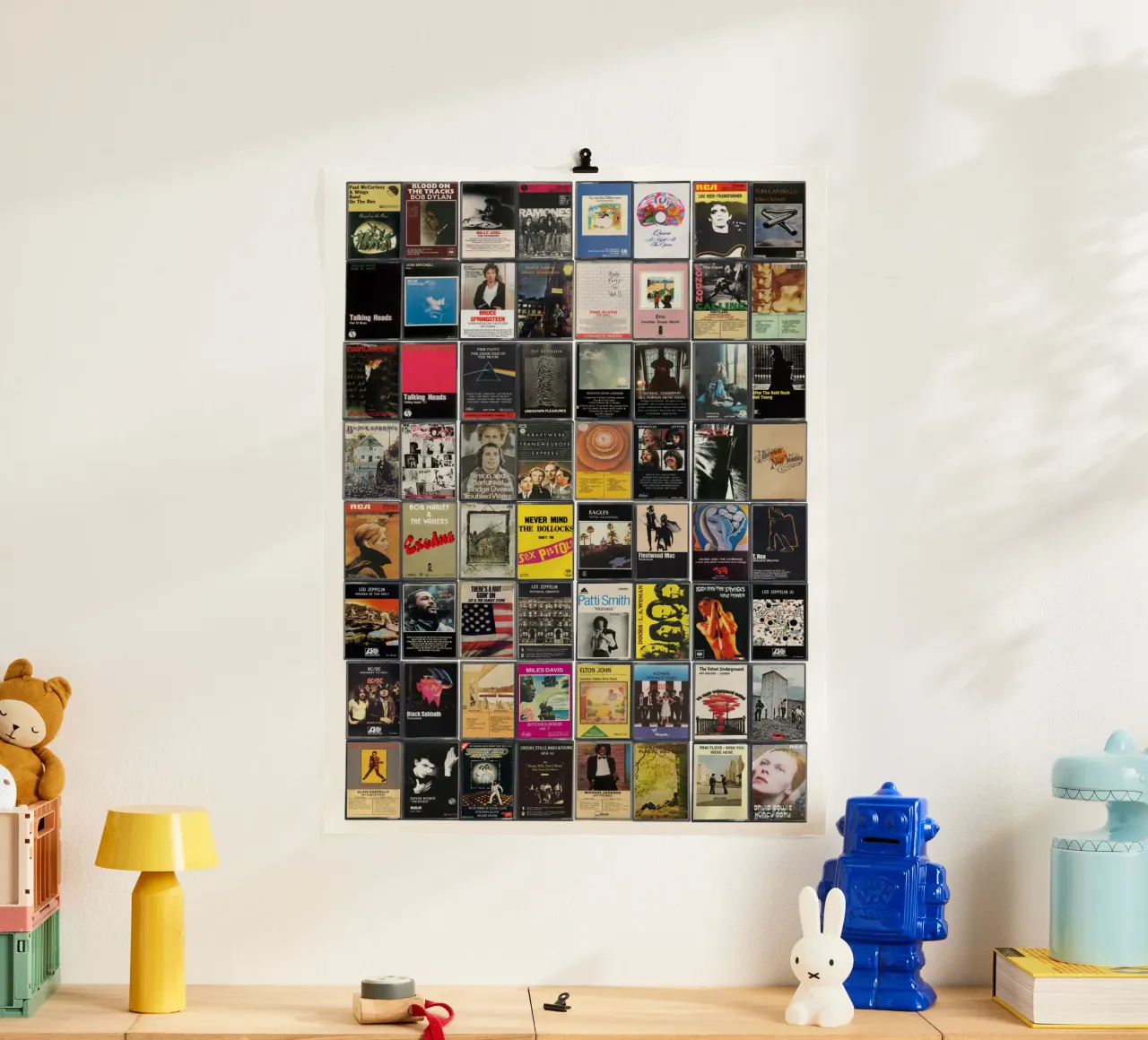 The Best of 1970's Music - 70s Album Cover Cassette Print poster con telaio in plastica da MrMustardPrints