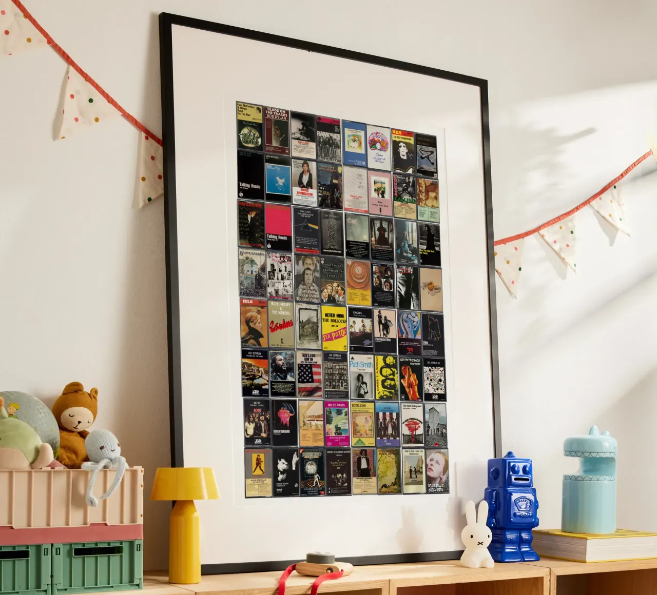 The Best of 1970's Music - 70s Album Cover Cassette Print poster con telaio in plastica da MrMustardPrints