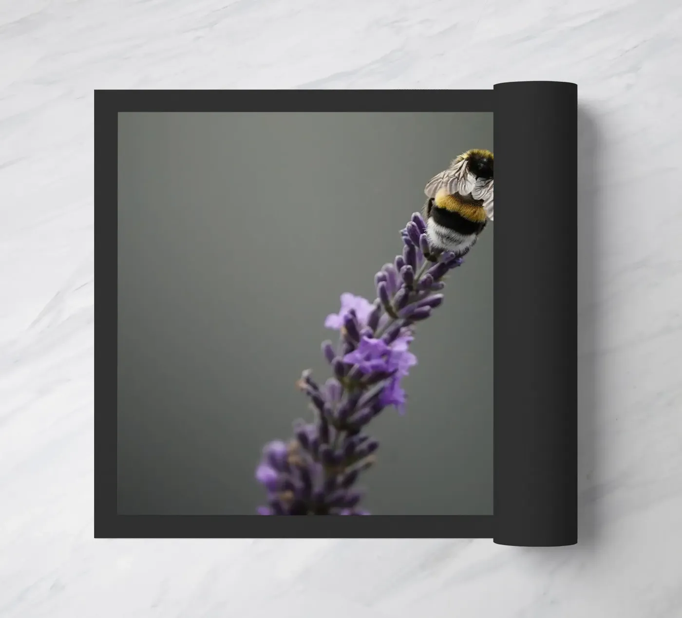 Hommel deurmat van Tom's Wildlife