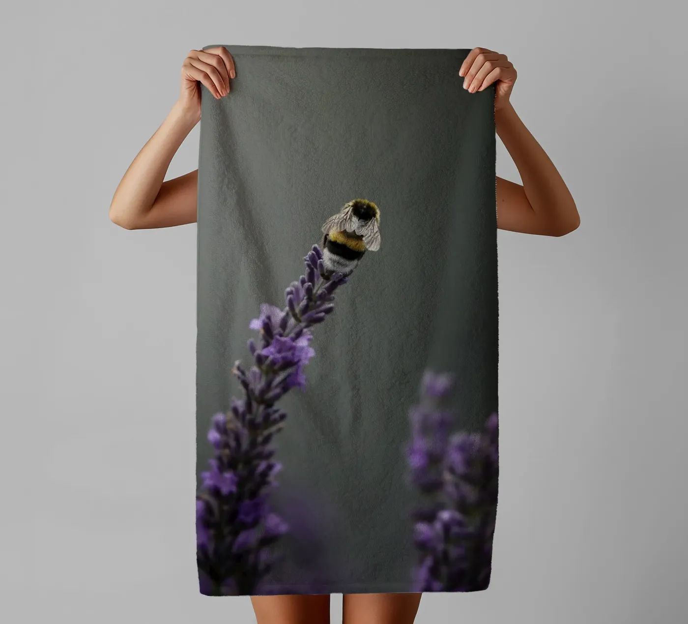 Hommel badhanddoek van Tom's Wildlife