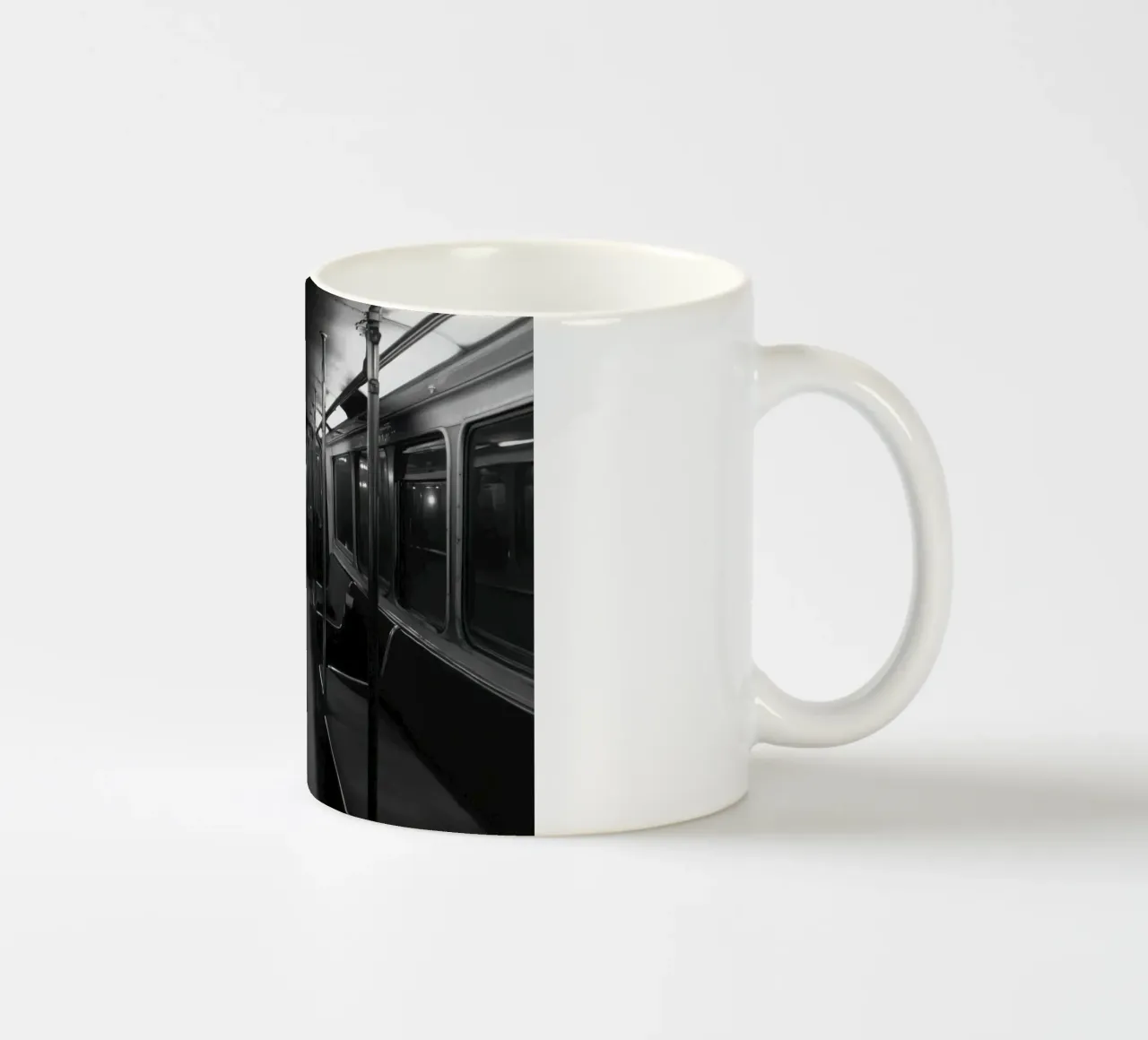 Solitudine in metropolitana tazza in ceramica da Black & White