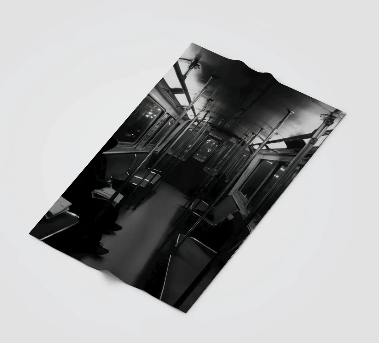 Einsamkeit in der U-Bahn Fleecedecke von Black & White