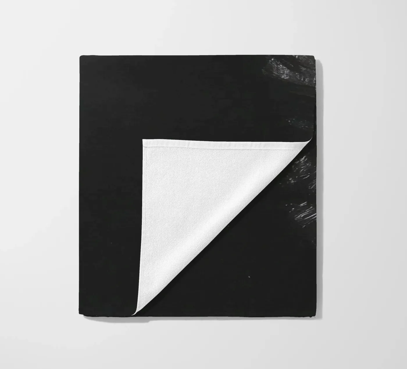 Light beach towel by Black & White