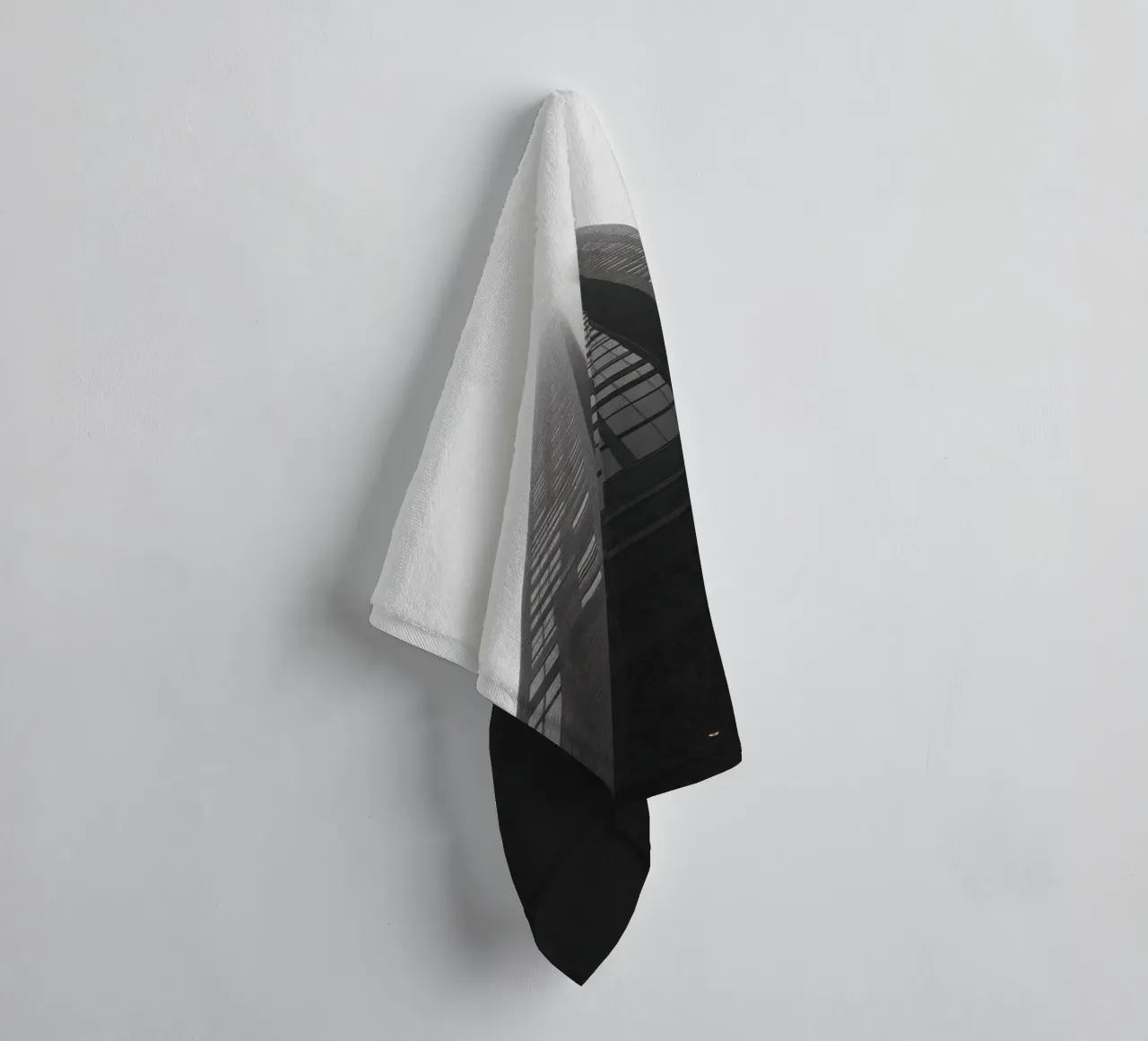 Perspective towel by Black & White