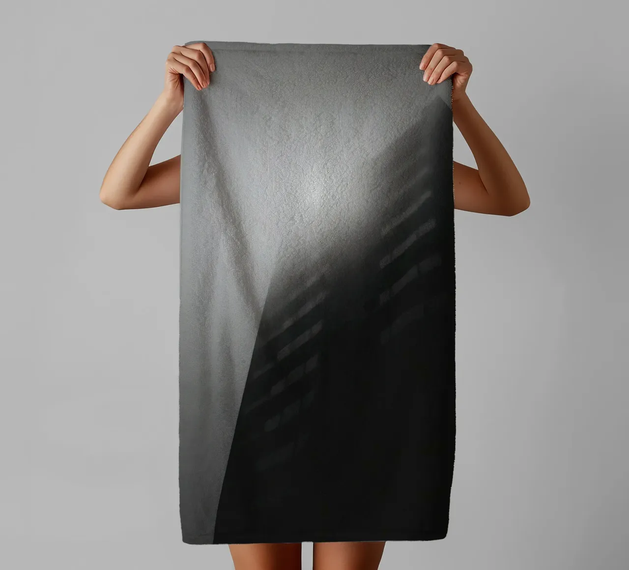 Top in de mist badhanddoek van Black & White