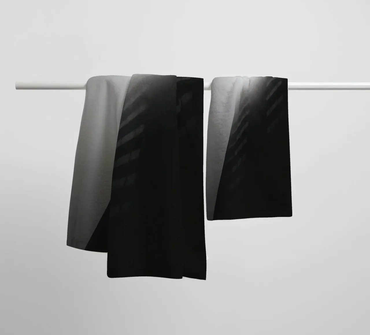 Top in de mist badhanddoek van Black & White