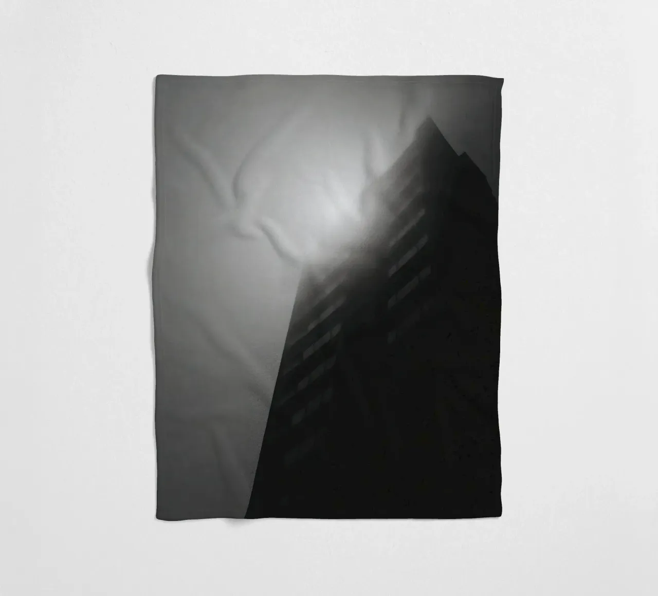Top in de mist fleecedeken van Black & White