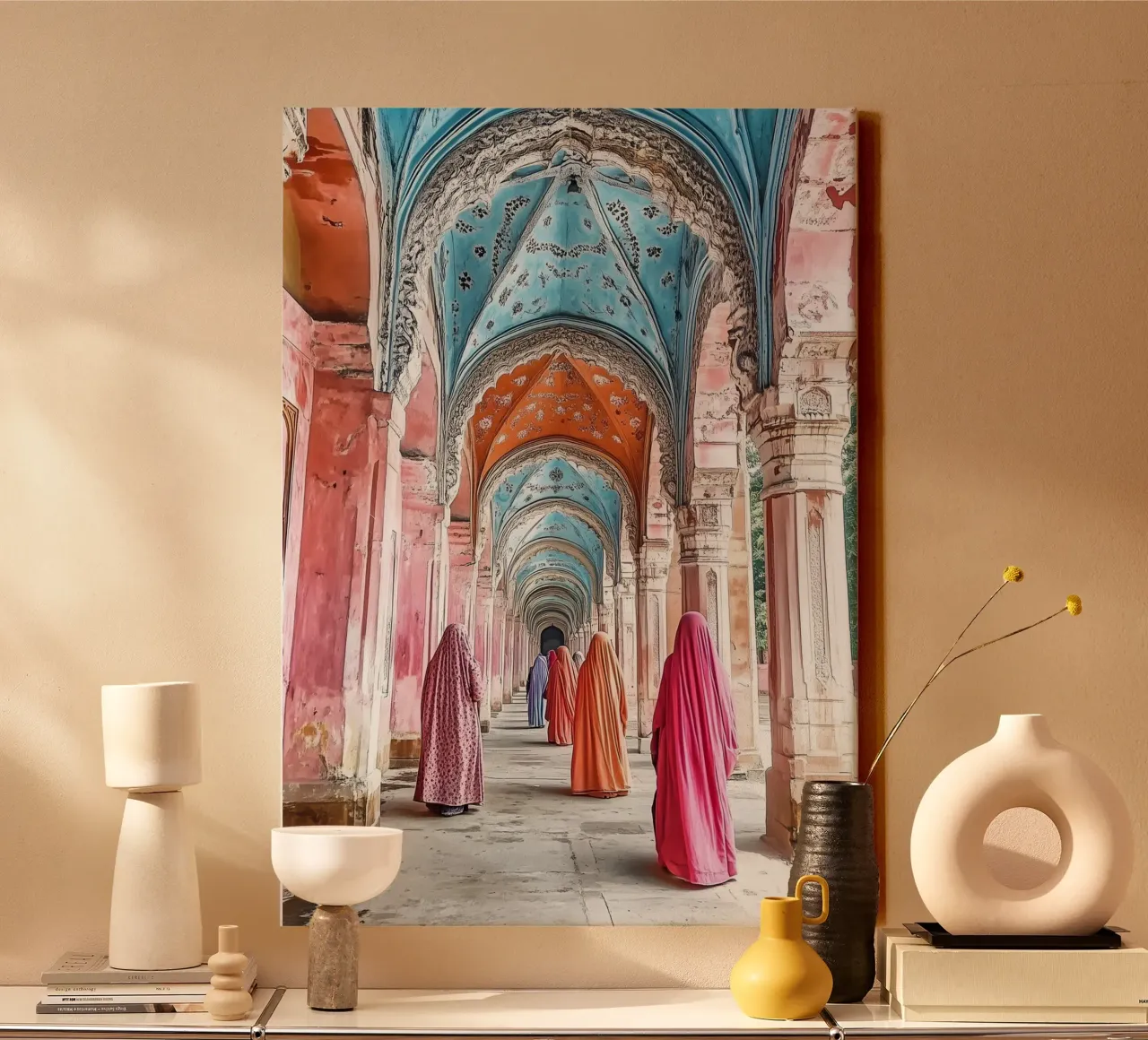 Donne che camminano tra gli archi - Collezione Marrakesh tela con Cornice a cassetta da Conde Arte
