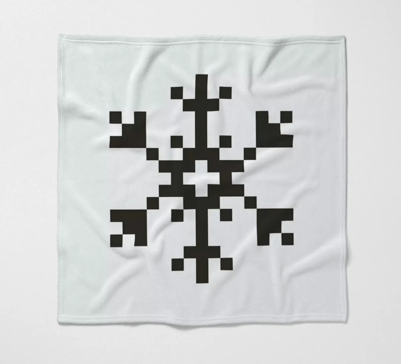Black Snowflake 2 coperta in pile da Studio One