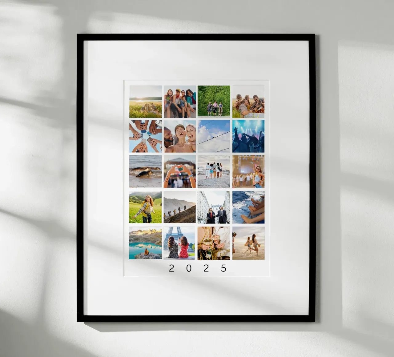 Your Story - personalisiert poster con telaio in legno da WORTSPIEL