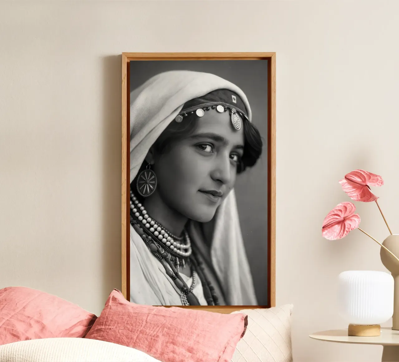 Izem - Ritratto di una giovane donna amazigh tela con Cornice a cassetta da Amazigh