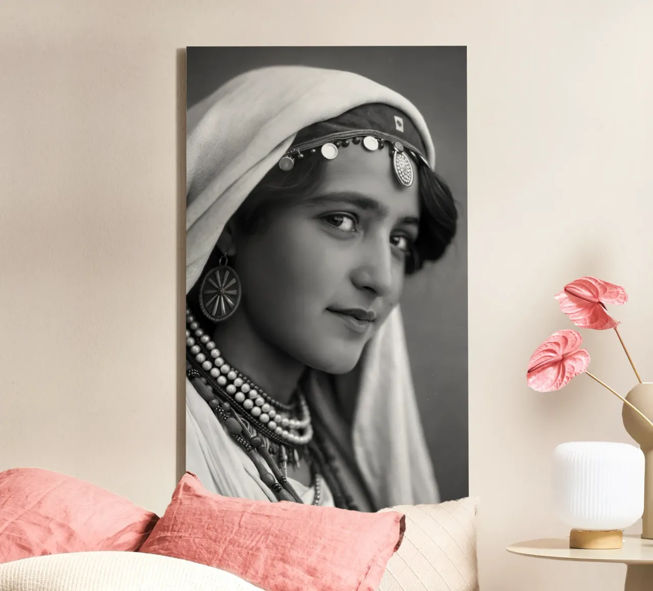 Izem - Ritratto di una giovane donna amazigh tela con Cornice a cassetta da Amazigh