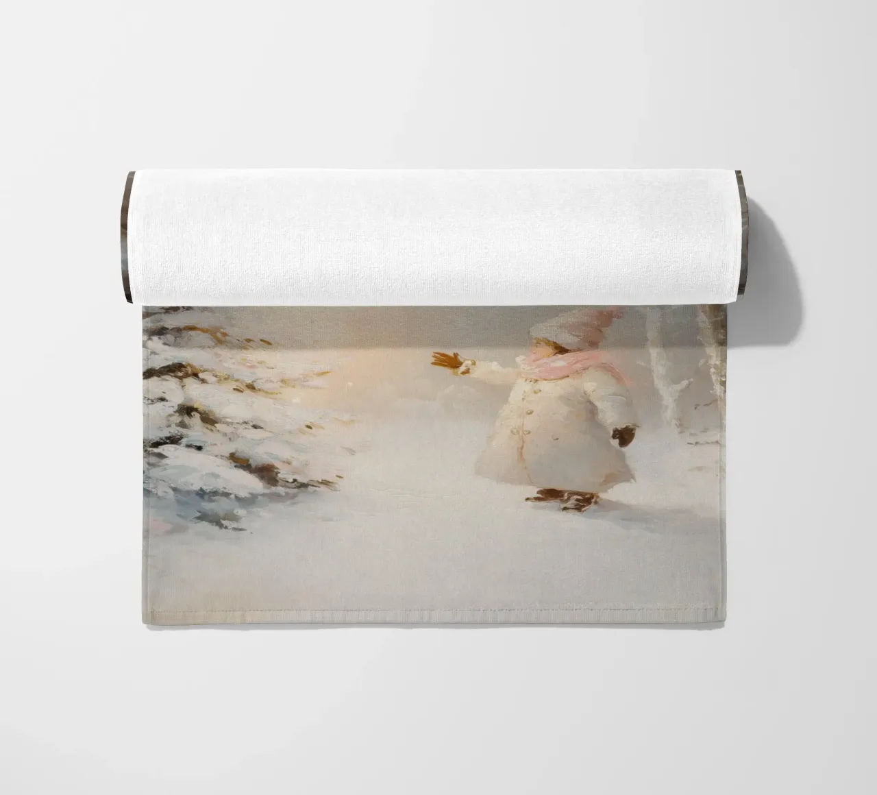 Kind greift nach schneebedecktem Baum im Winterwald Strandtuch von Melloi Art Print