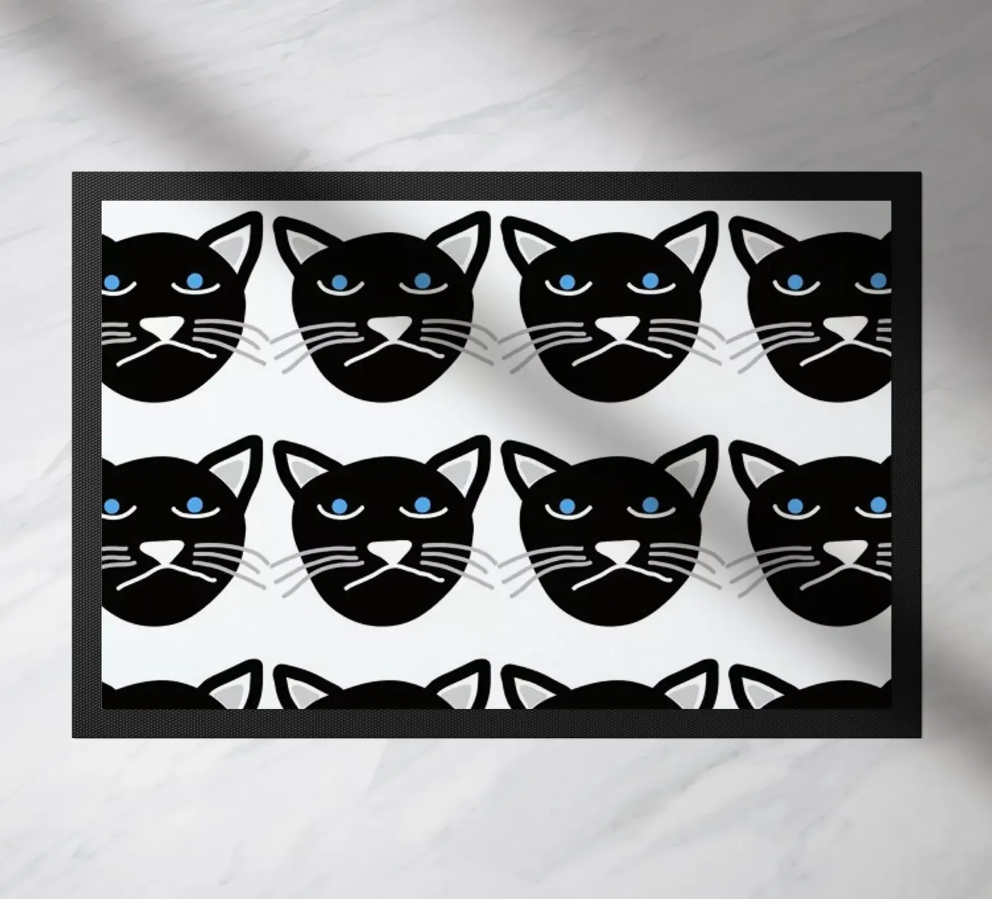 Grumpy Cat Fußmatte von Vasare Nar