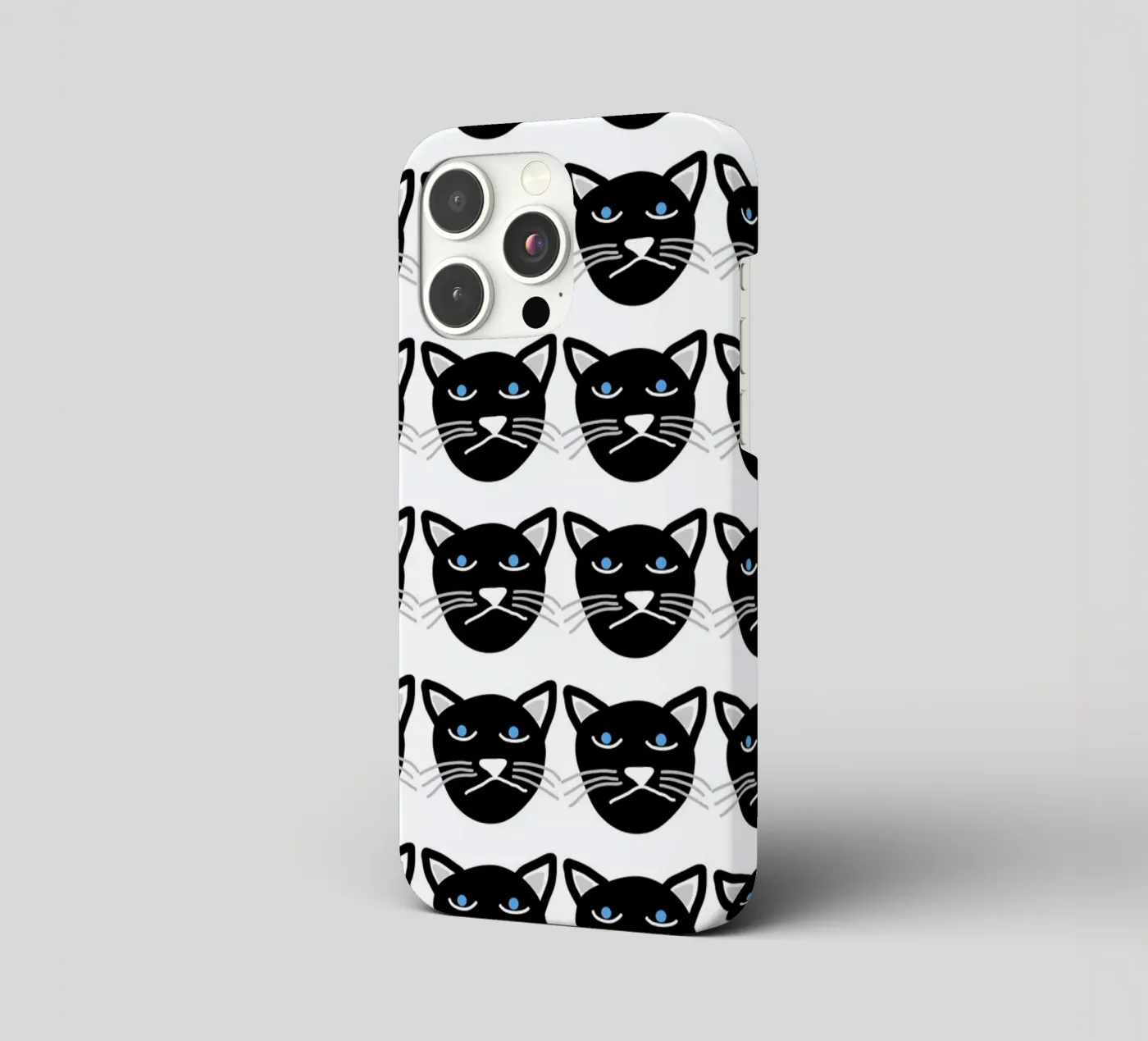 Grumpy Cat iphone case by Vasare Nar