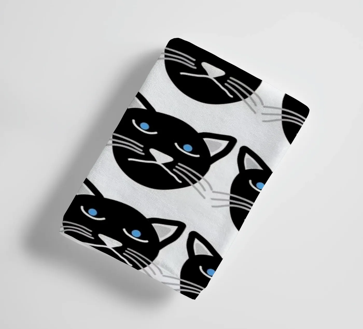 Grumpy Cat badhanddoek van Vasare Nar