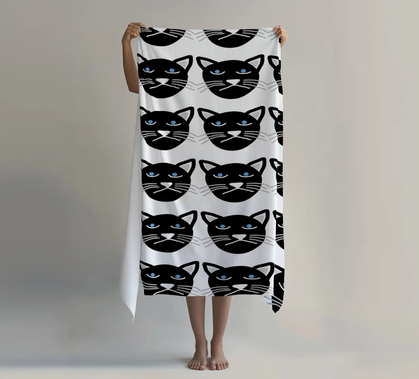 Grumpy Cat strandhanddoek van Vasare Nar