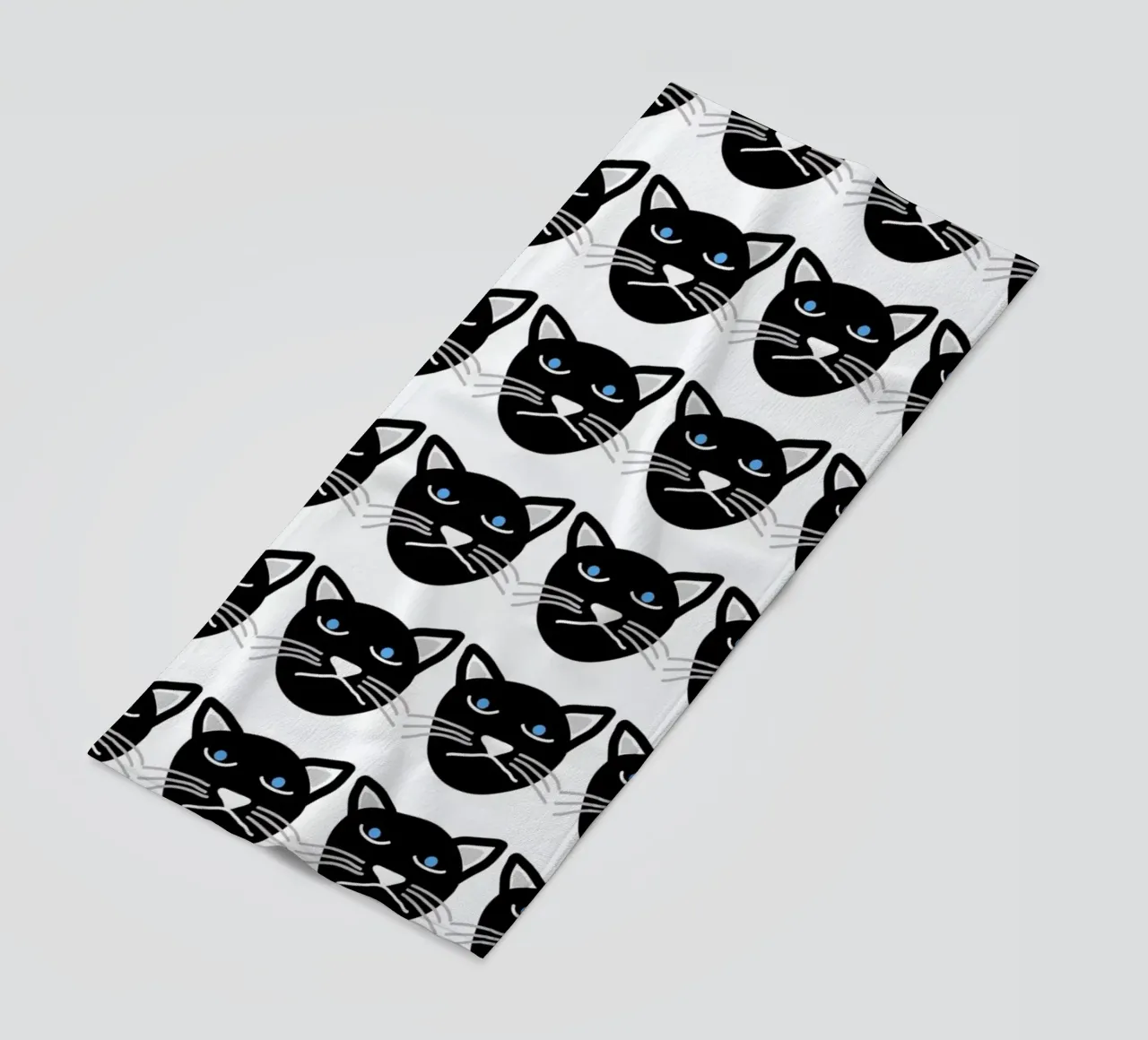 Grumpy Cat Strandtuch von Vasare Nar