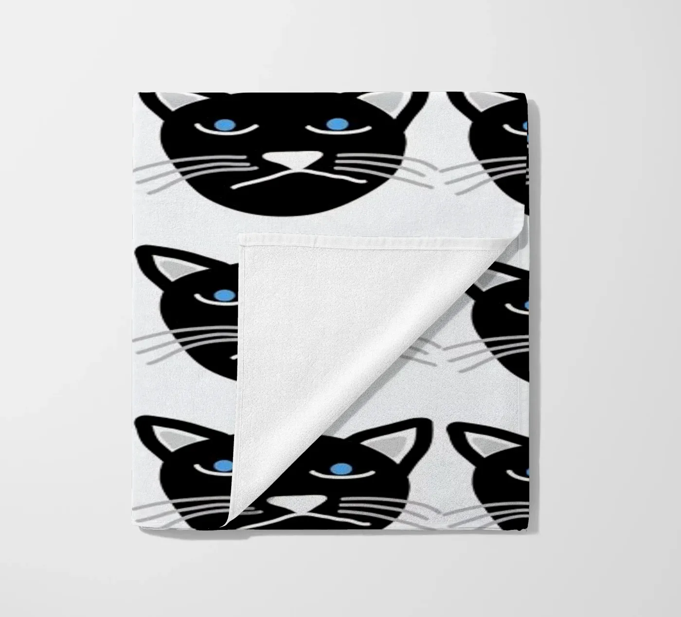 Grumpy Cat strandhanddoek van Vasare Nar