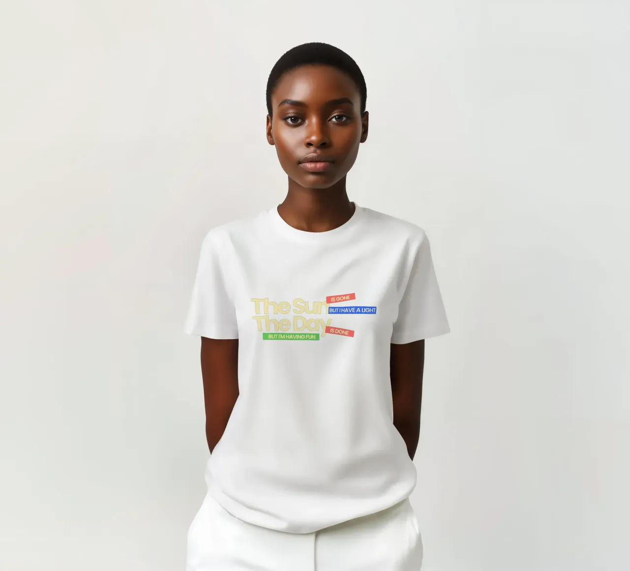 Il sole non c'è più, ma ho una luce t-shirt da Gunawan Rb