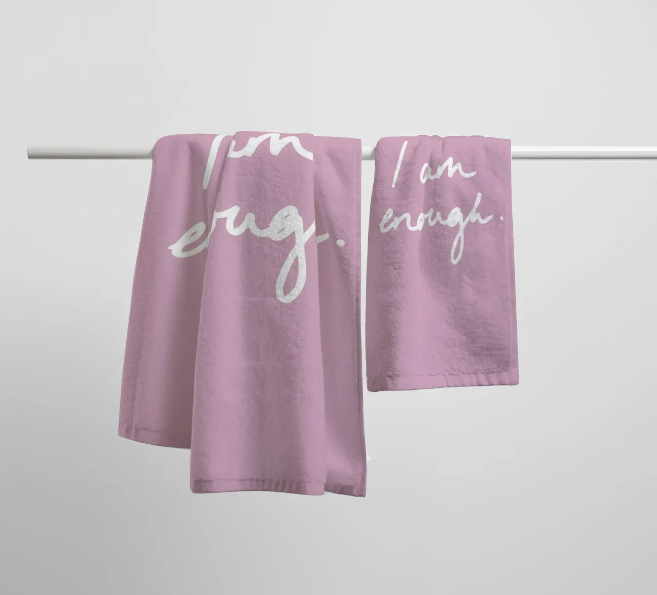 I am enough 1 asciugamano da bagno da Studio Memb