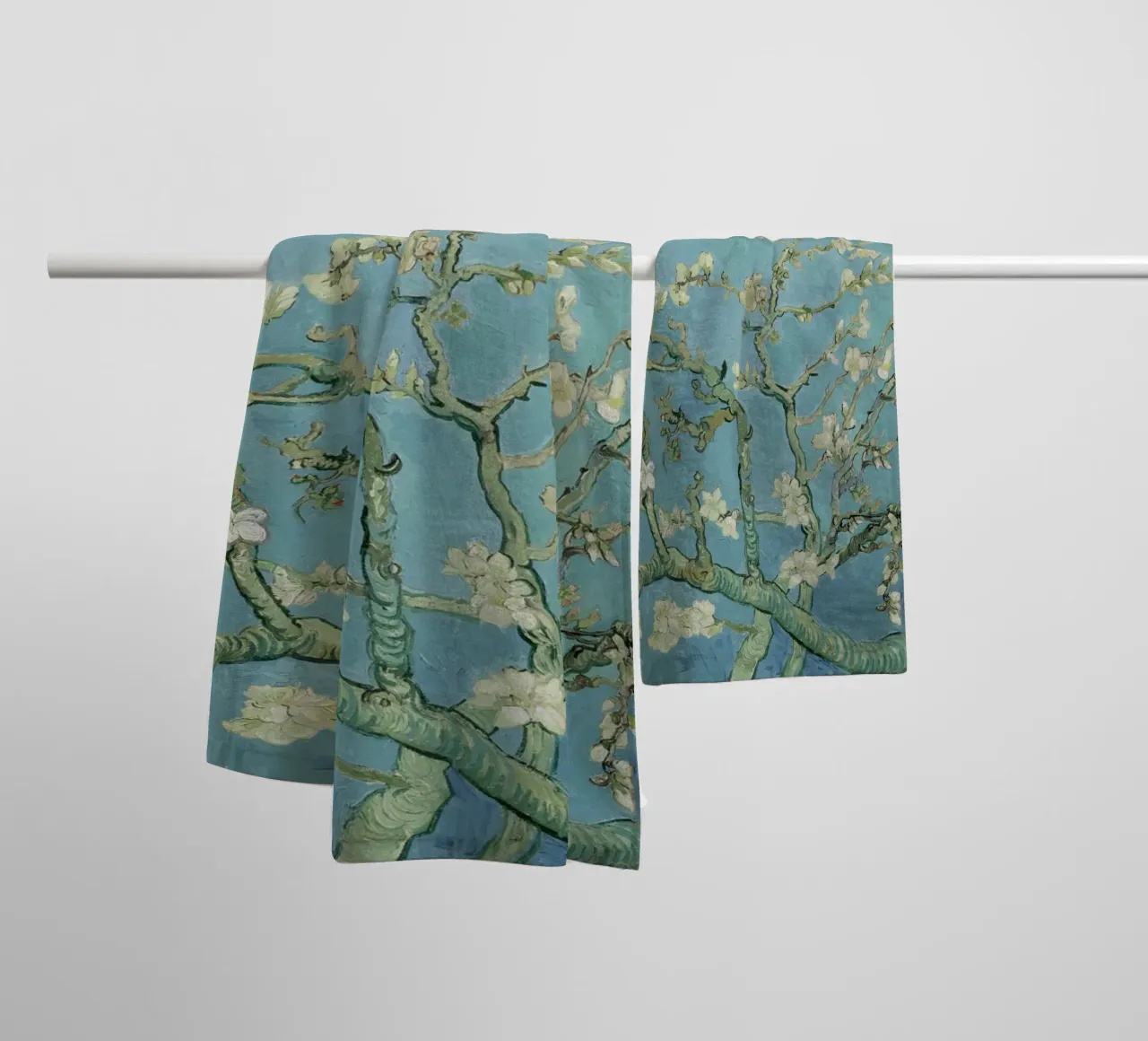 Vincent van Gogh - Rami con mandorlo in fiore asciugamano da bagno da William Store