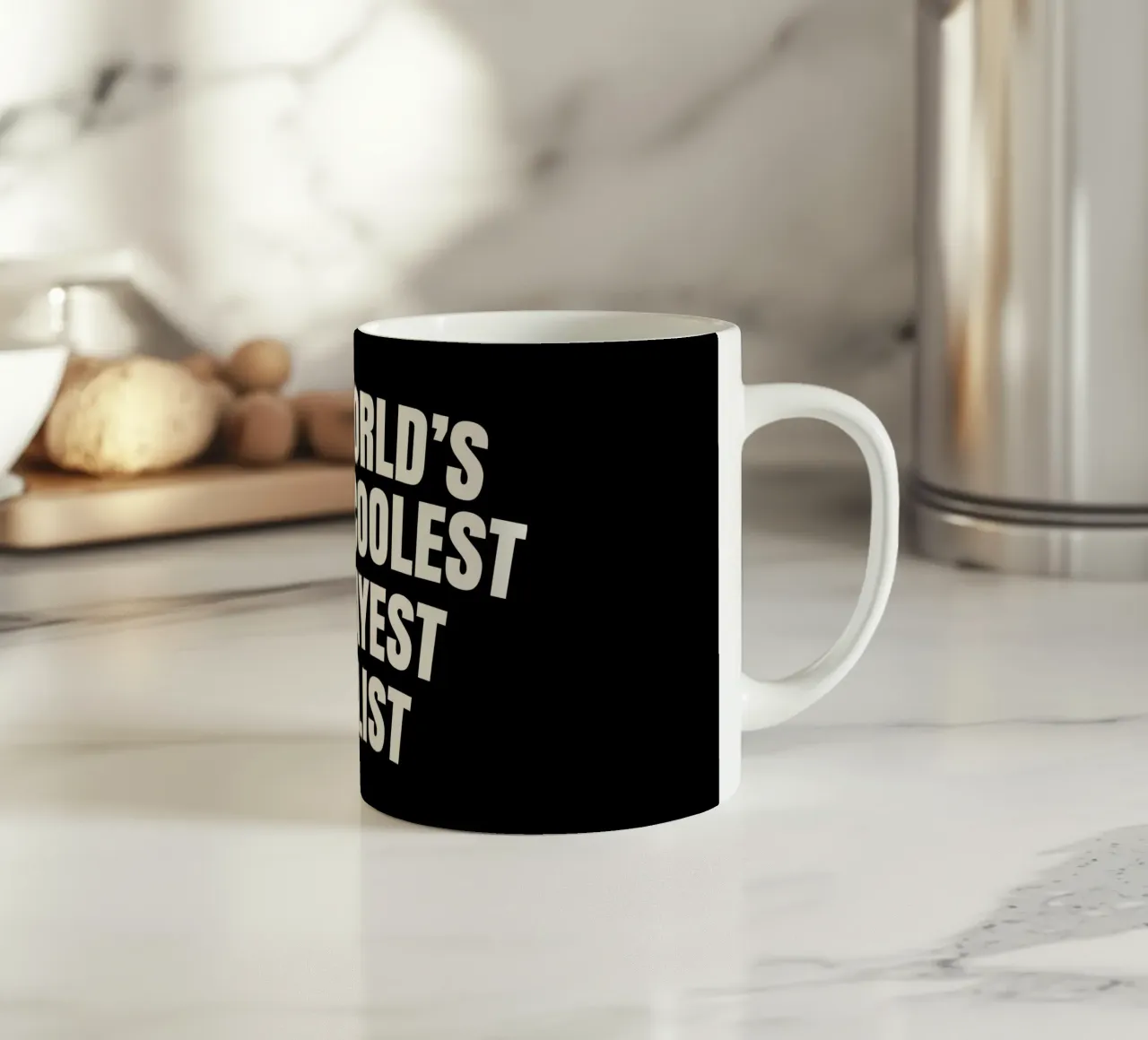 The world's most coolest and okayest cyclist mug en céramique de happieeagle