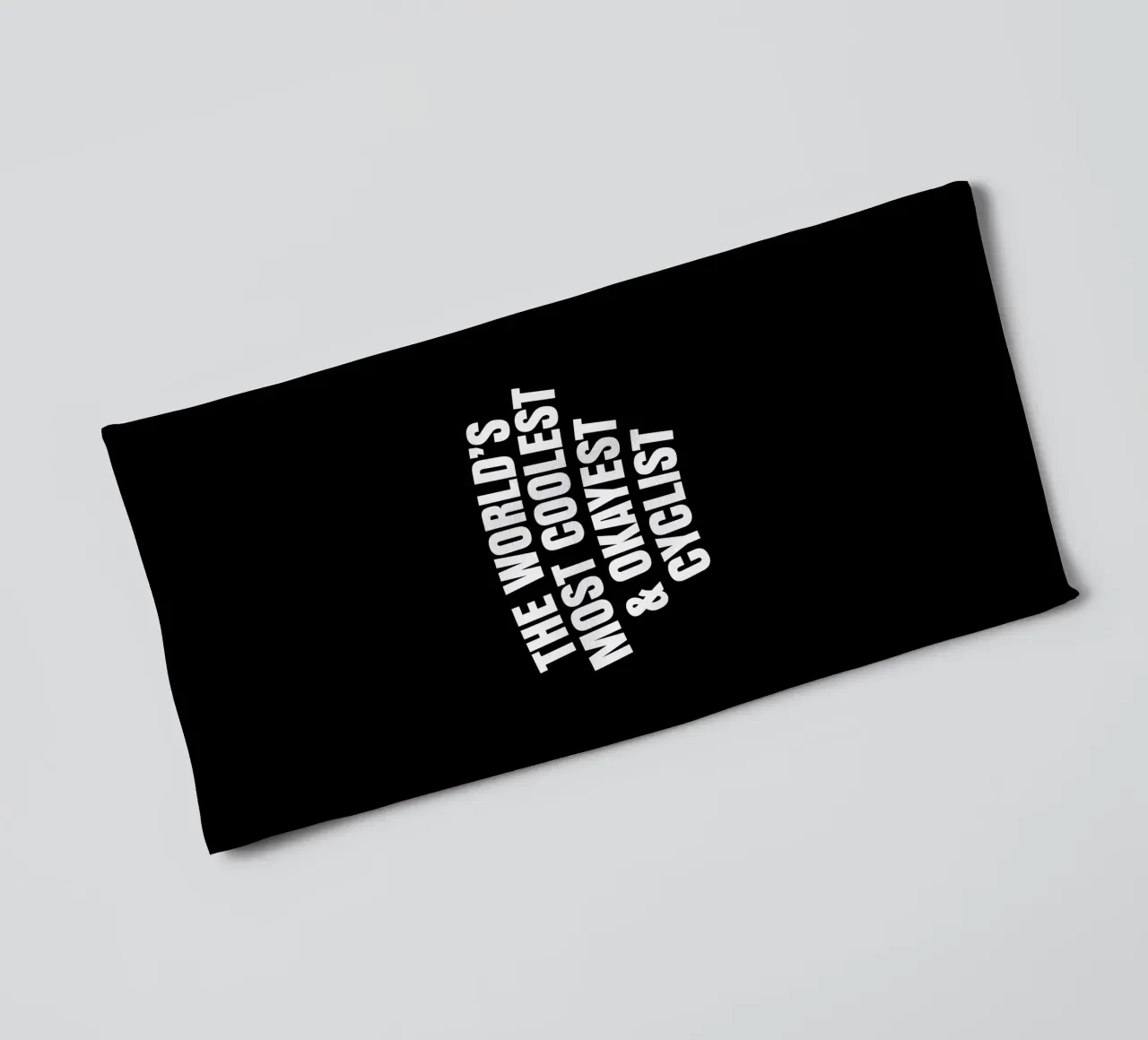 The world's most coolest and okayest cyclist asciugamano da bagno da happieeagle