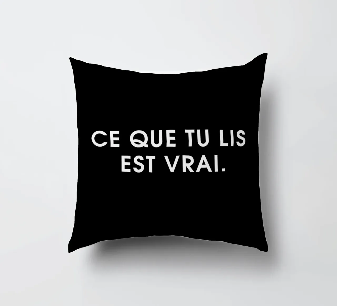 Ce que tu lis est vrai - Black cuscino da Intertitres